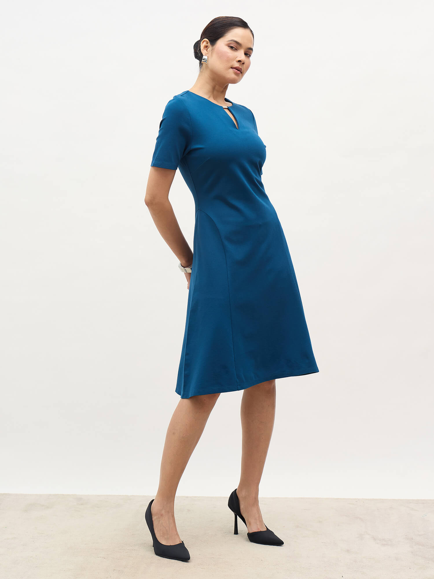 Laurelina Keyhole Trim Detail Dress-Teal