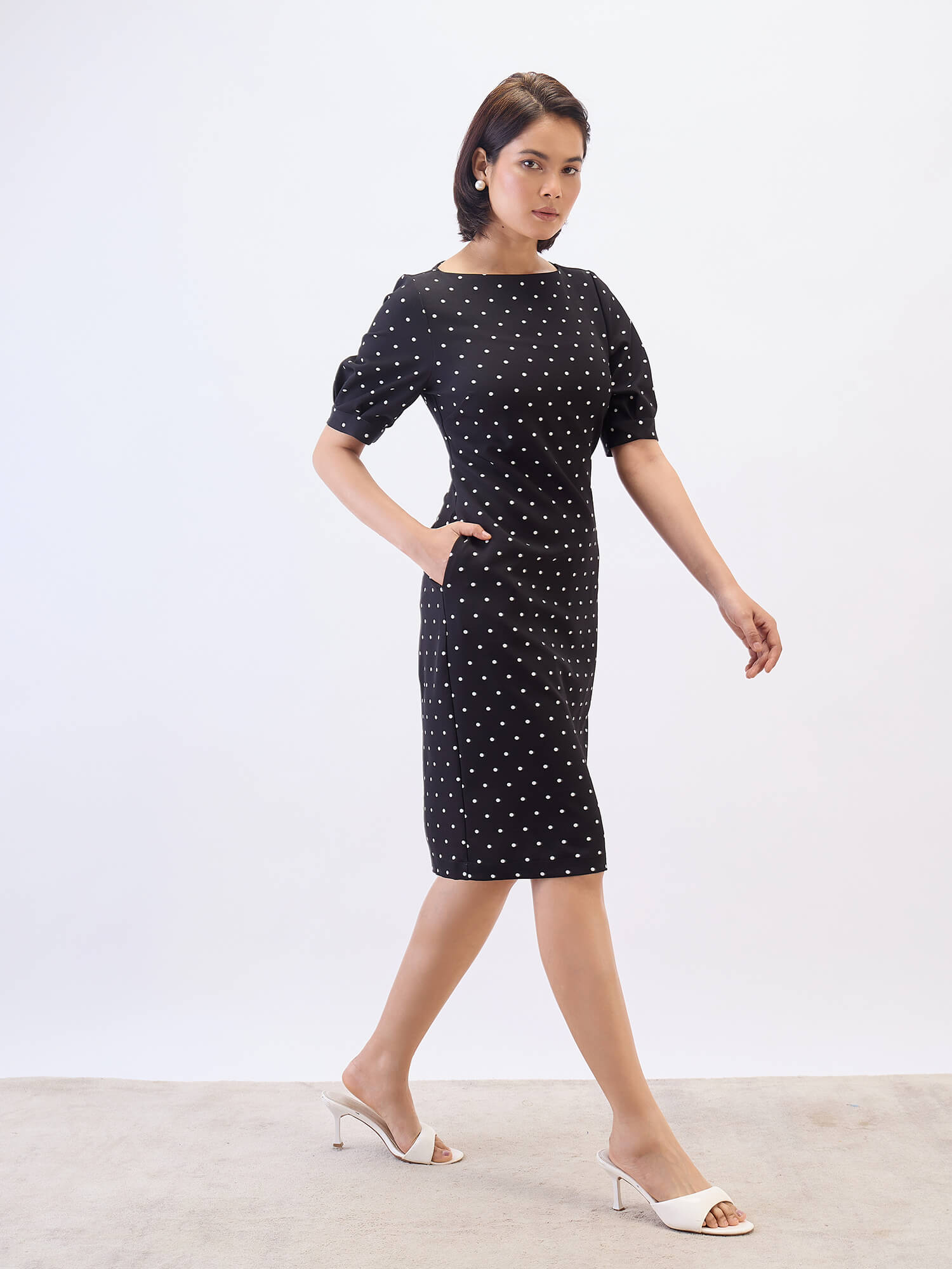 Felix Puffed Sleeve Shift Dress-Black