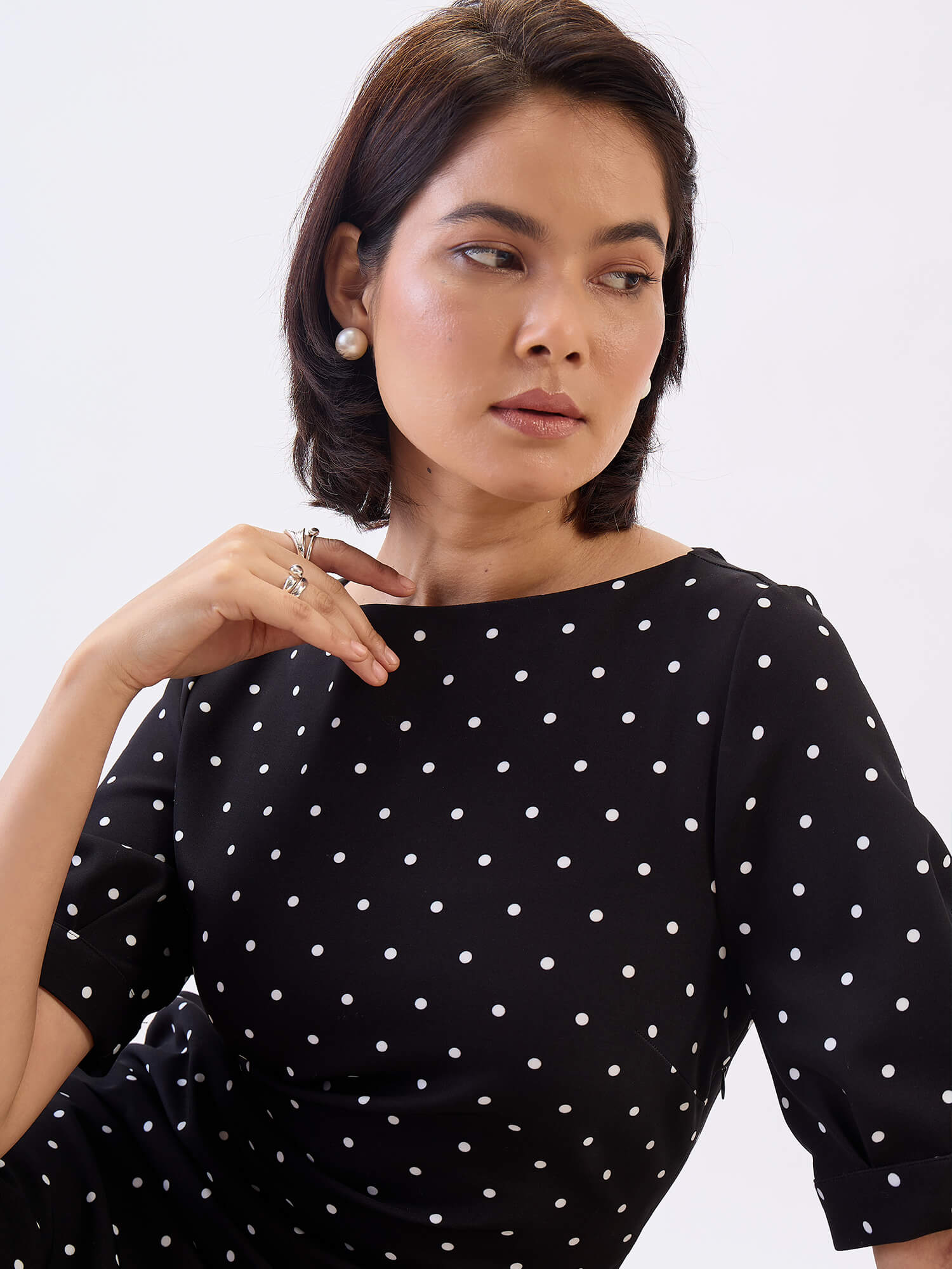 Felix Puffed Sleeve Shift Dress-Black