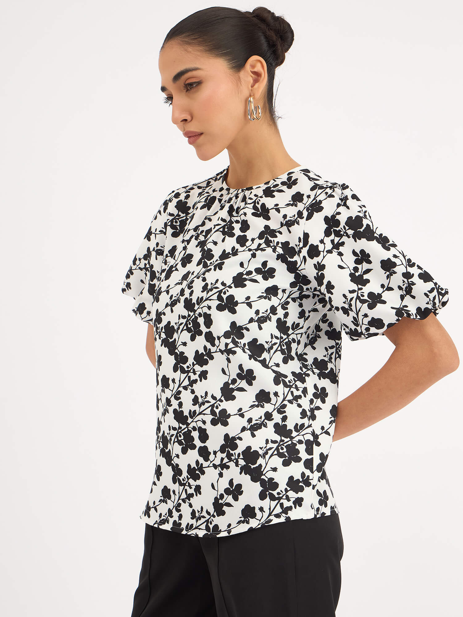 Myla Pleated Neck Puff Sleeve Top - Black & White - SALT Attire