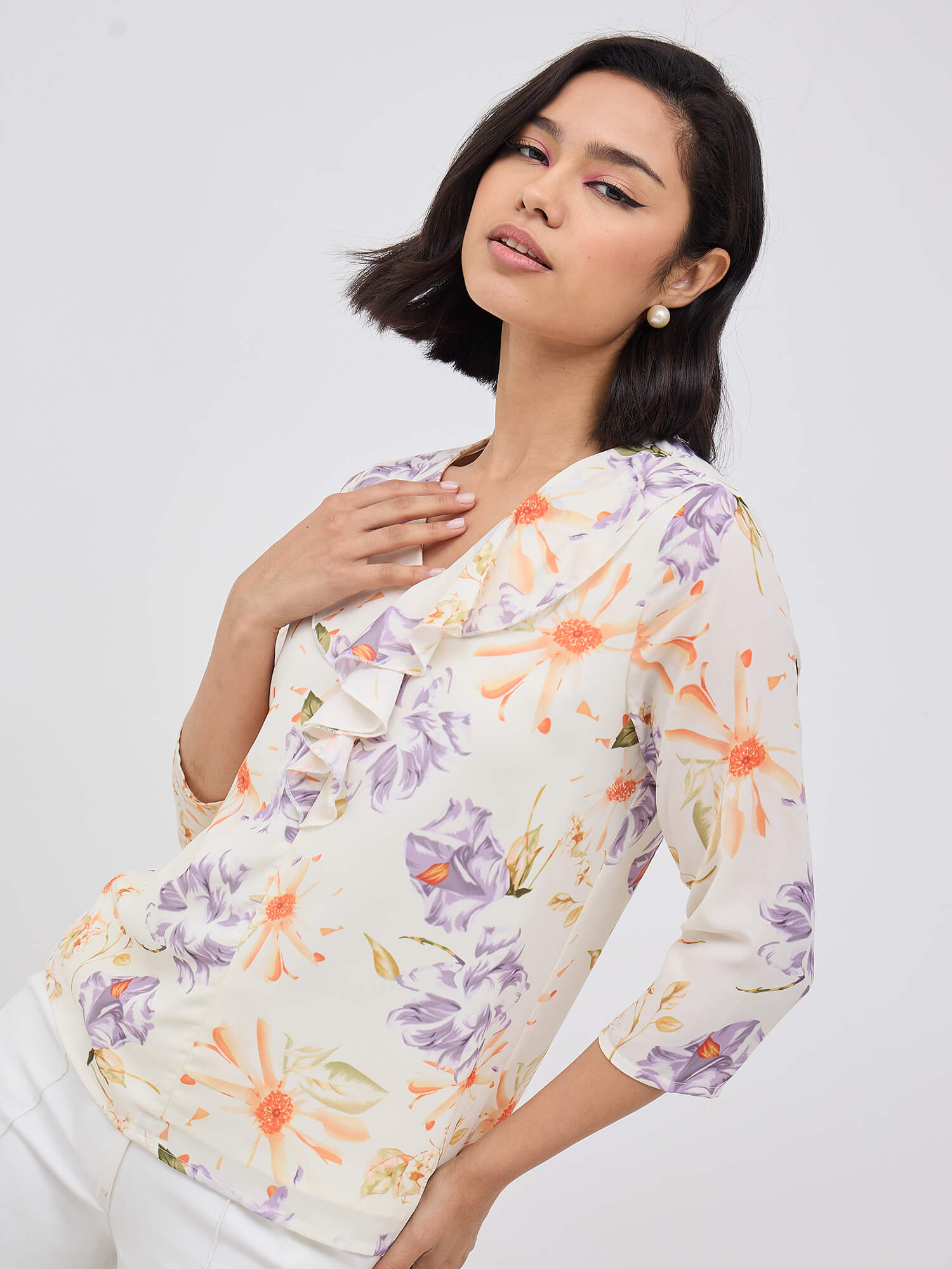 Midnight Kiss-Floral V-neck ruffle top - Off White