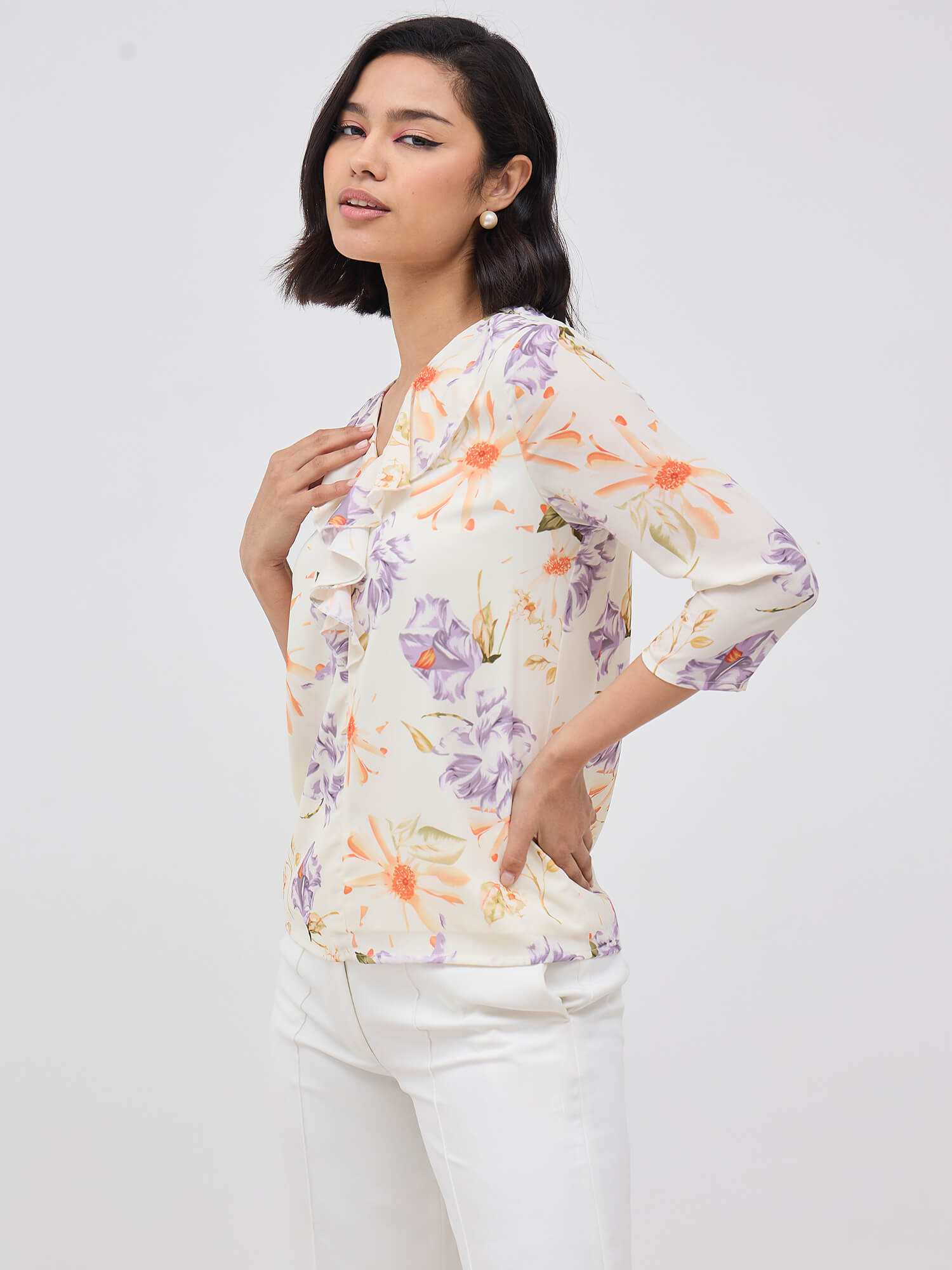 Midnight Kiss-Floral V-neck ruffle top - Off White