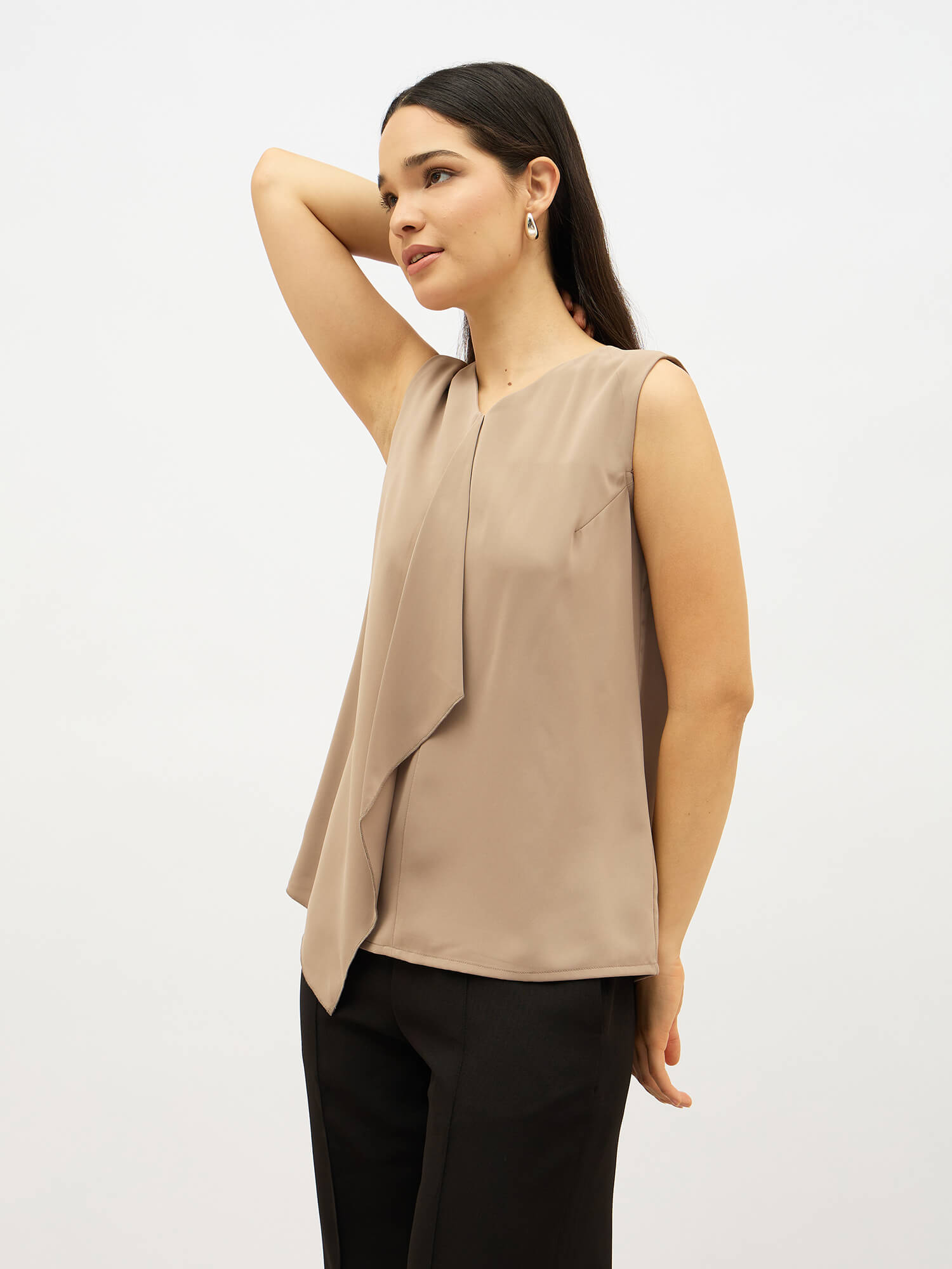 Disciplined Asymmetric front top-Taupe