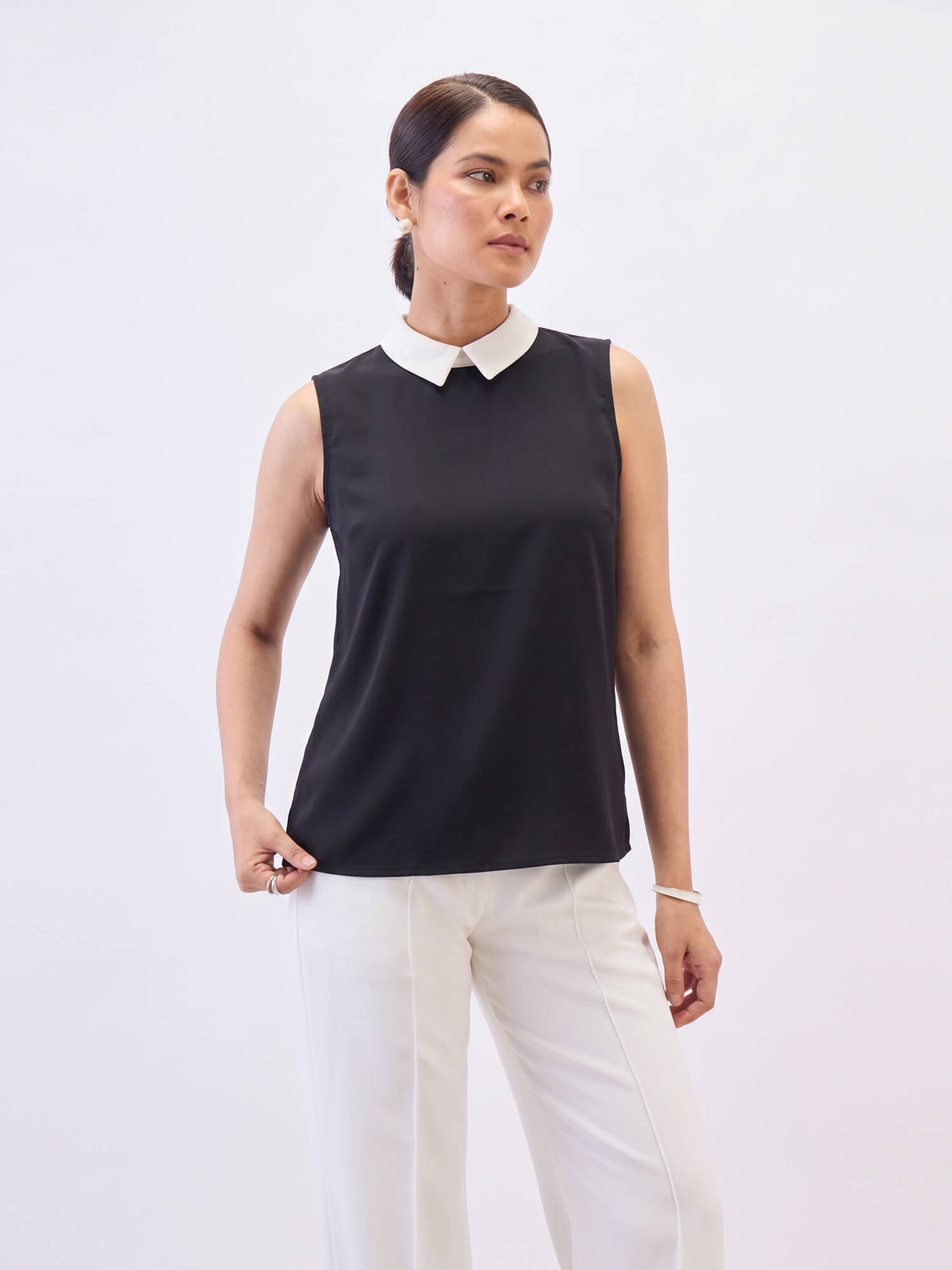 Elodie Contrast Collar Top-Black And White