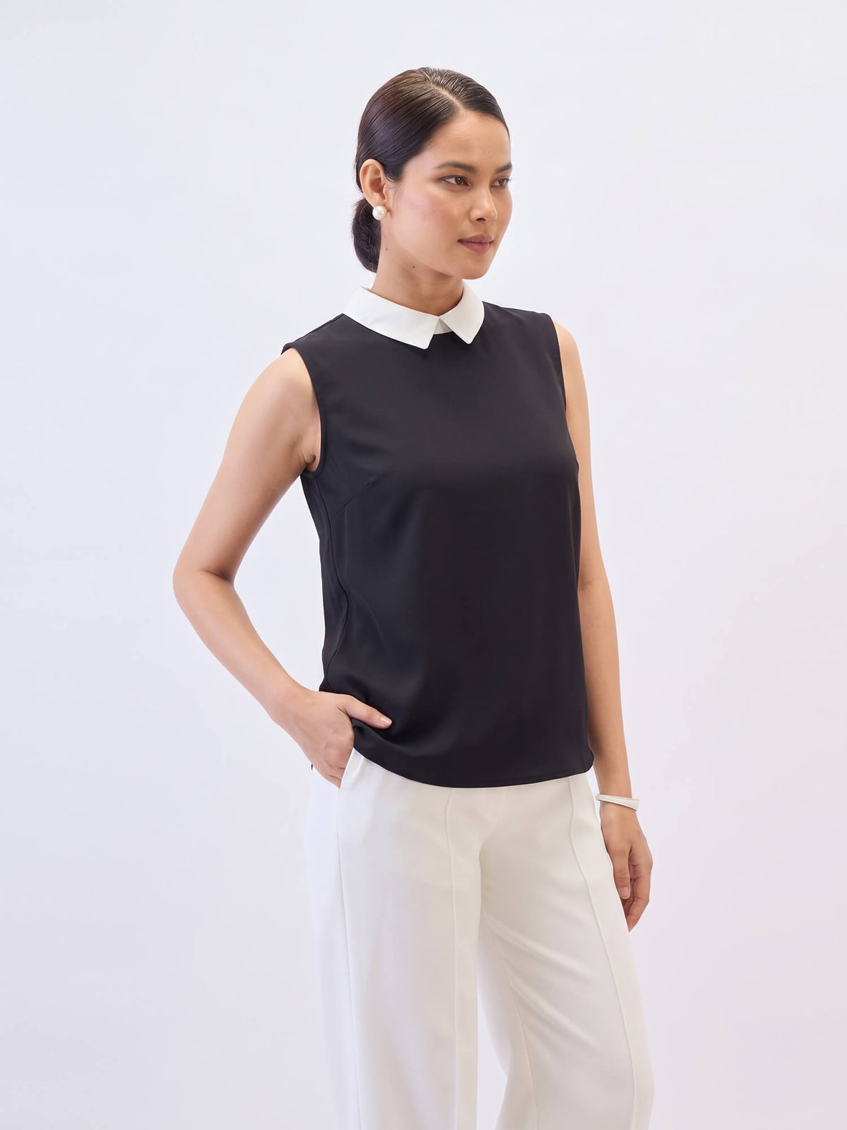 Elodie Contrast Collar Top-Black And White