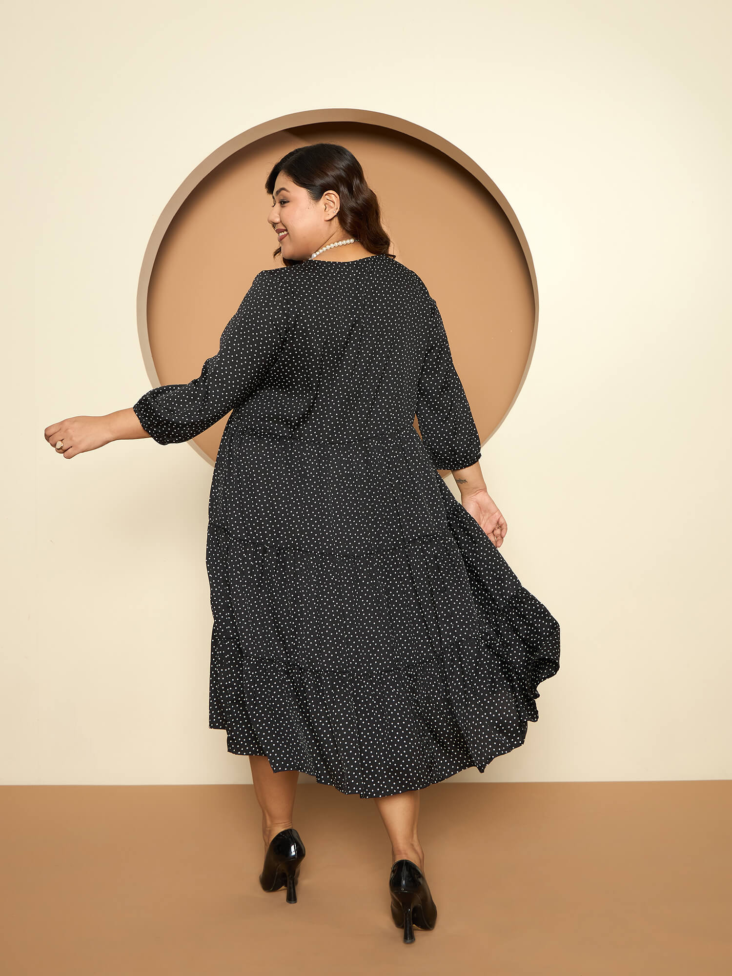 LB-Maira Elasticated Sleeve Tiered Dress-Black/White