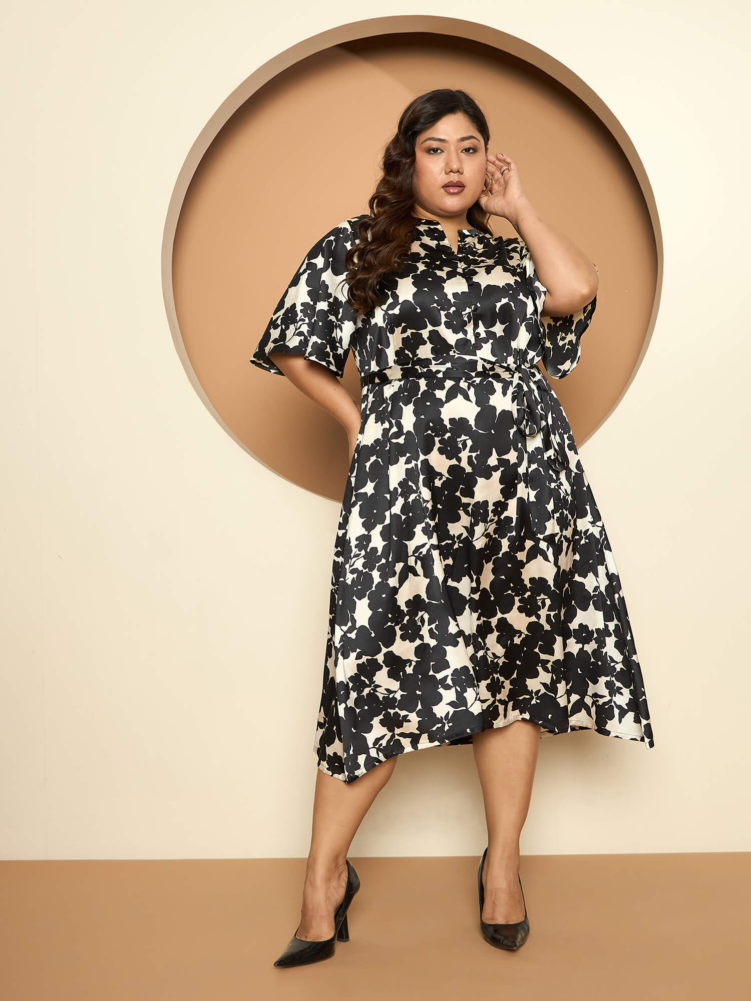 LB-Alana Fit and Flared Belted Dress-White/Black