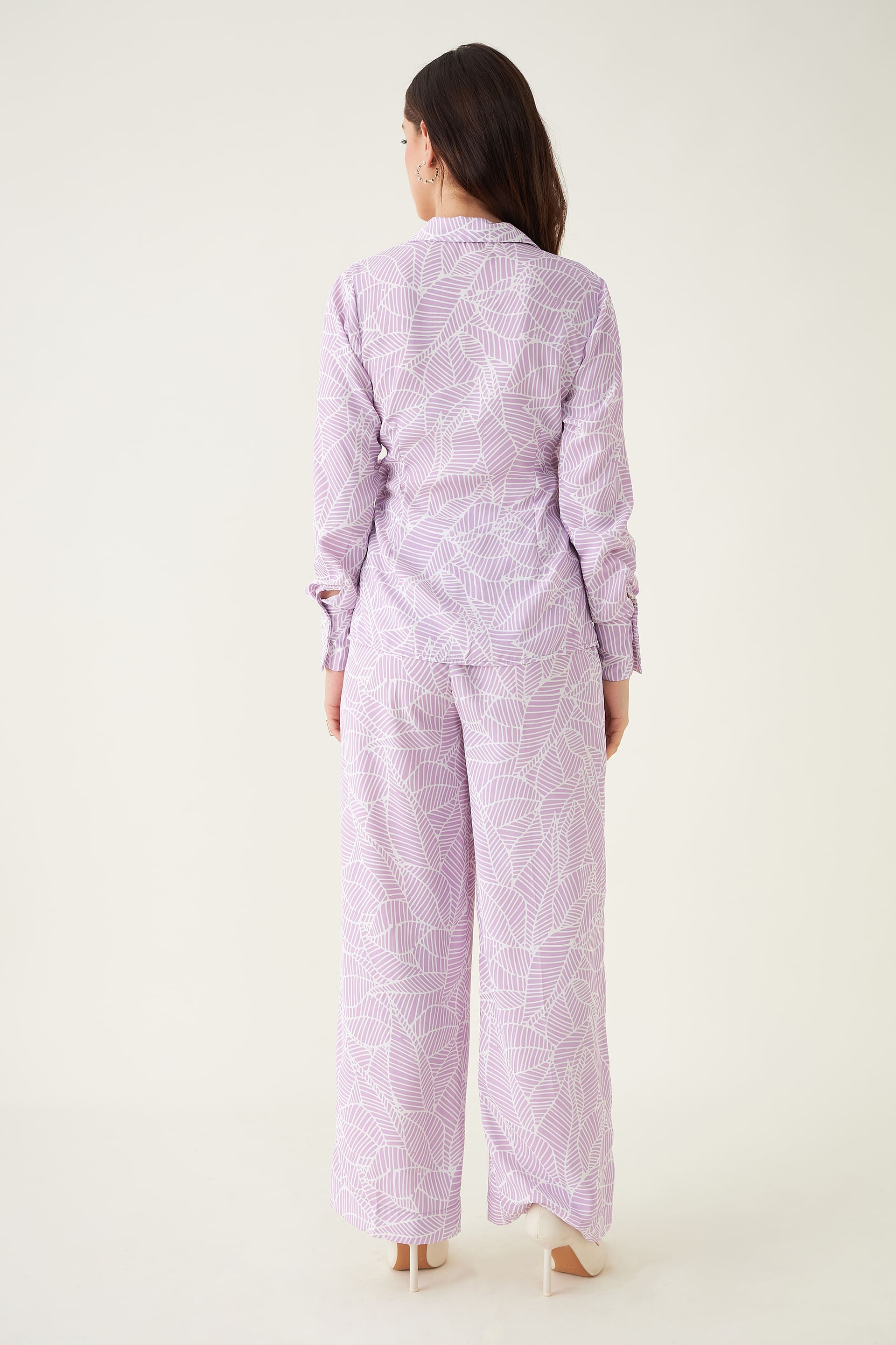 Wonderland Co-ord Set Tropical Co-Ord Set - Lilac/White