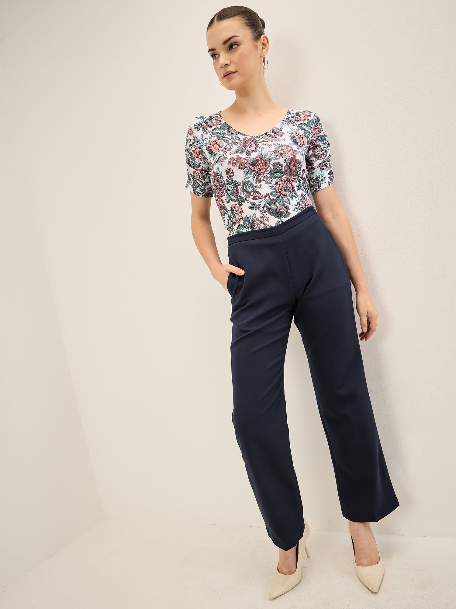 Leisure Tee-Red & Blue Floral Ruched Sleeves T-Shirt - Multicolor