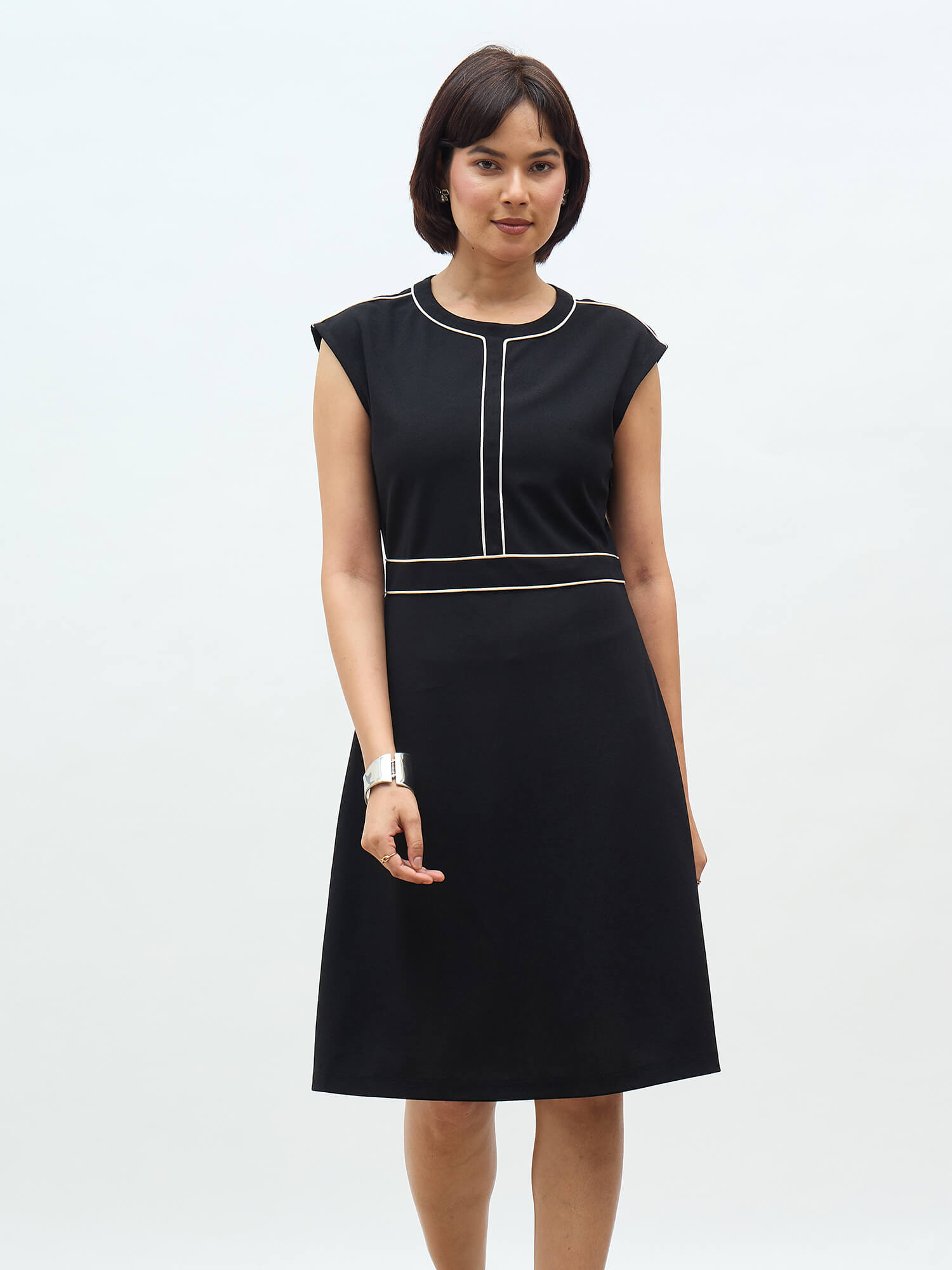 Leonora Contrast Detail A-Line Dress-Black