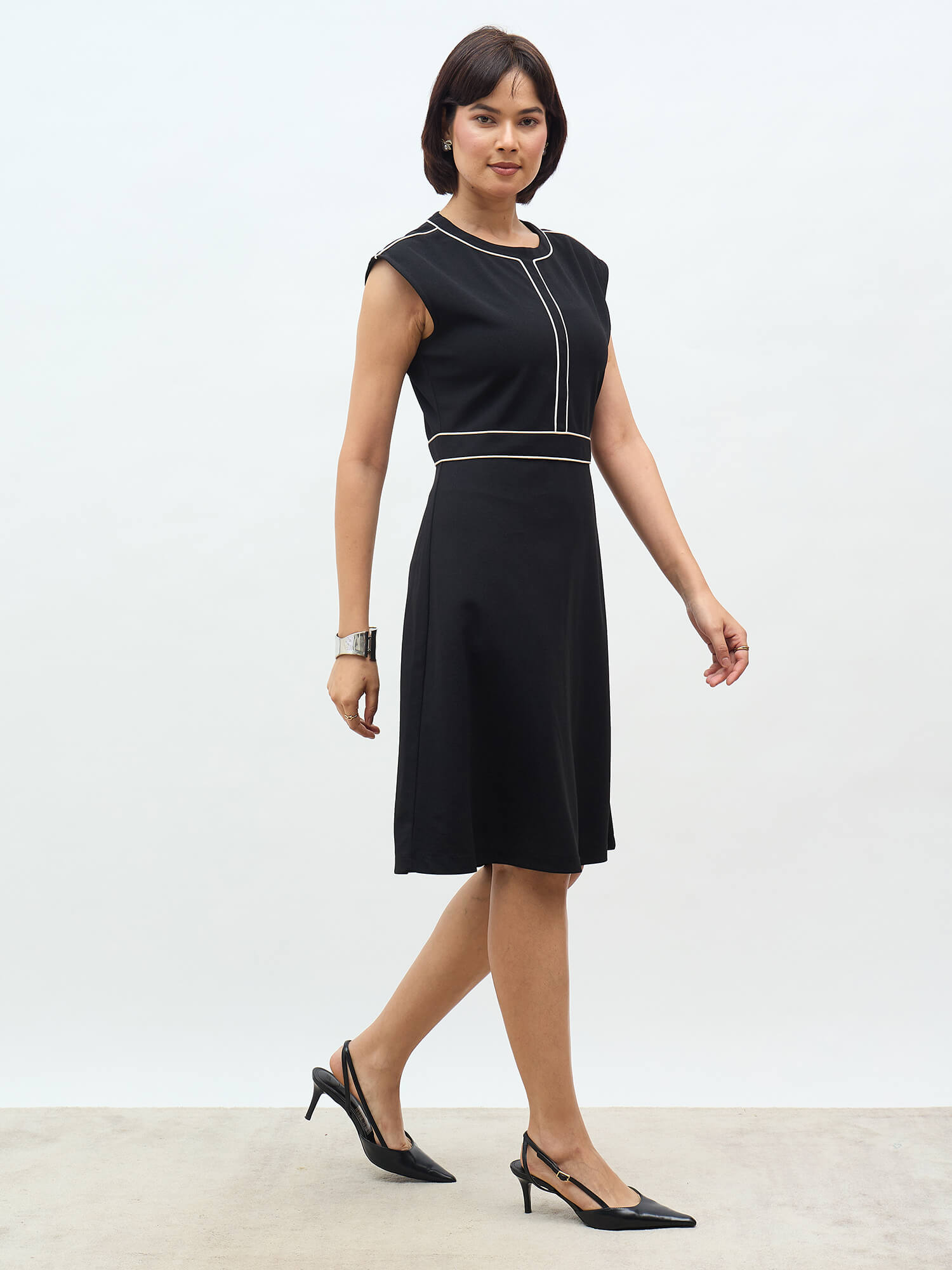 Leonora Contrast Detail A-Line Dress-Black