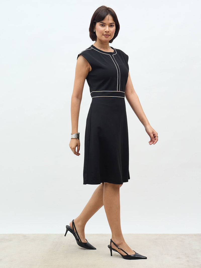 ROUND NECKLINE