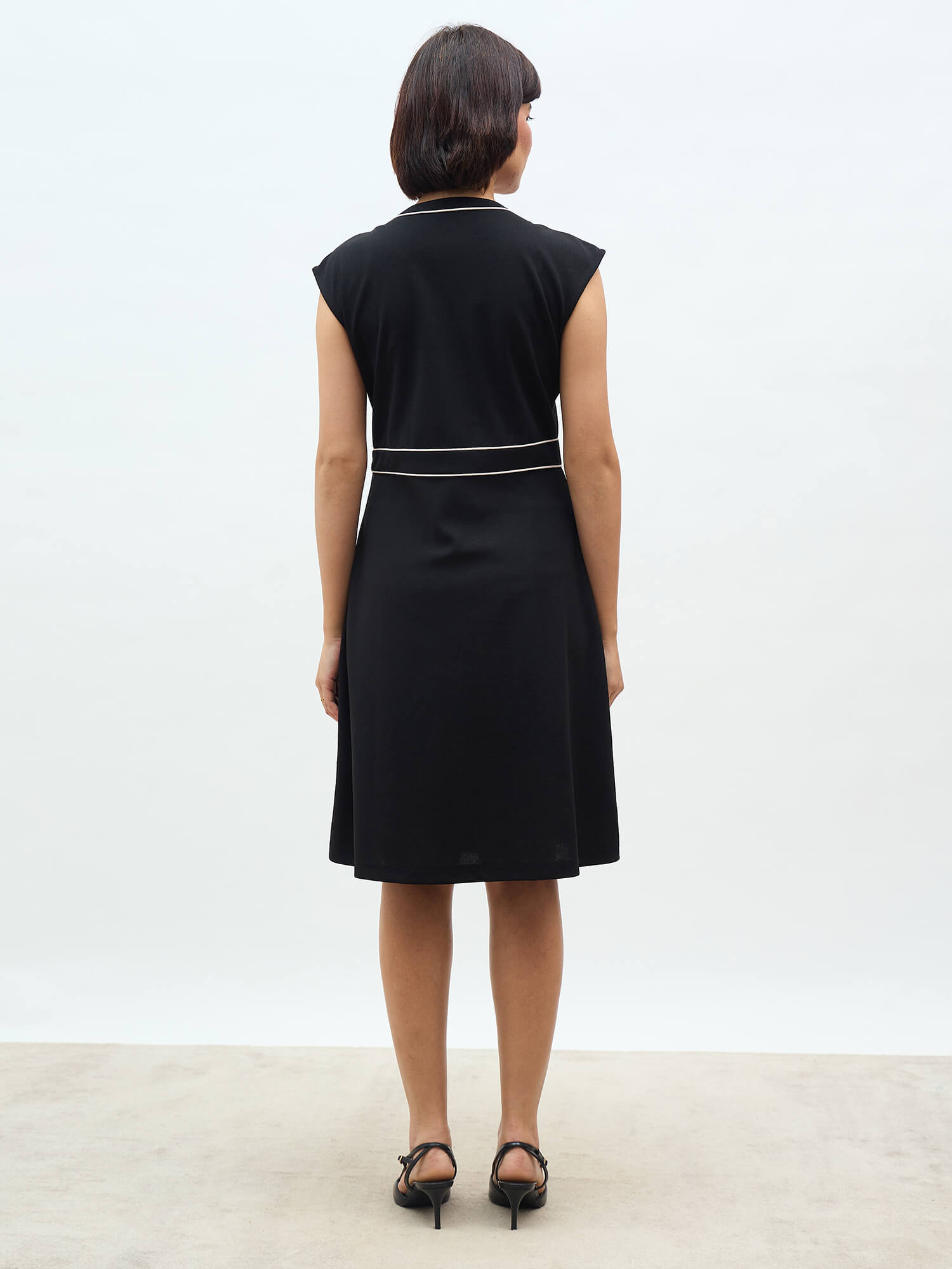 Leonora Contrast Detail A-Line Dress-Black