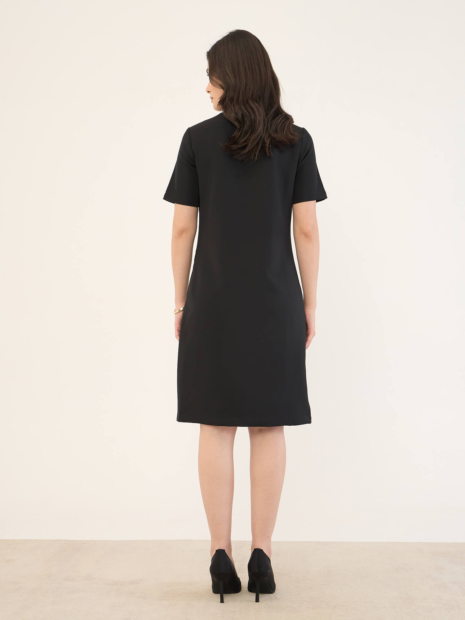 Frances Shift Dress with Keyhole Detail -Black