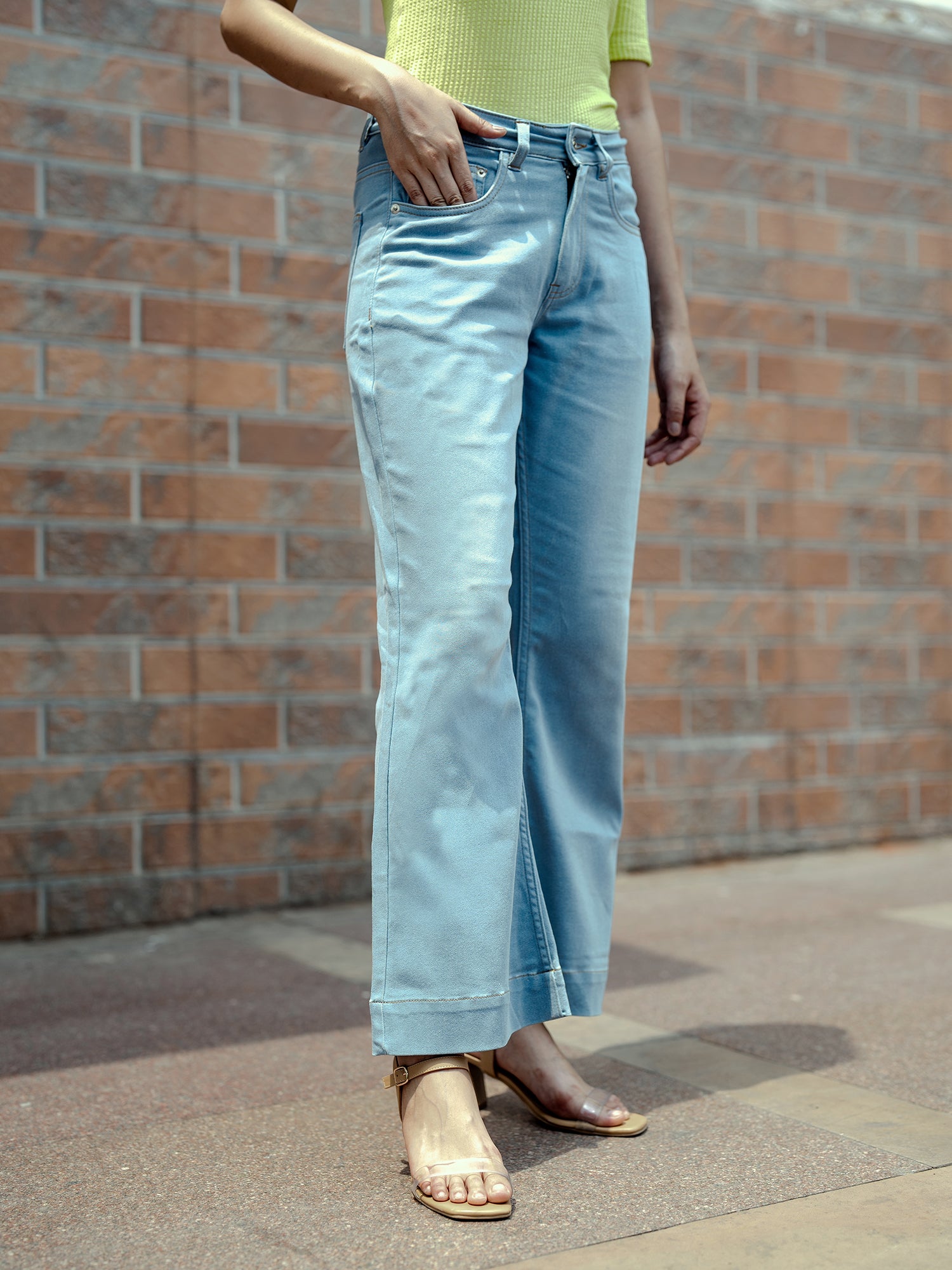 Ariana Mid Rise Flared Jeans - Light Blue