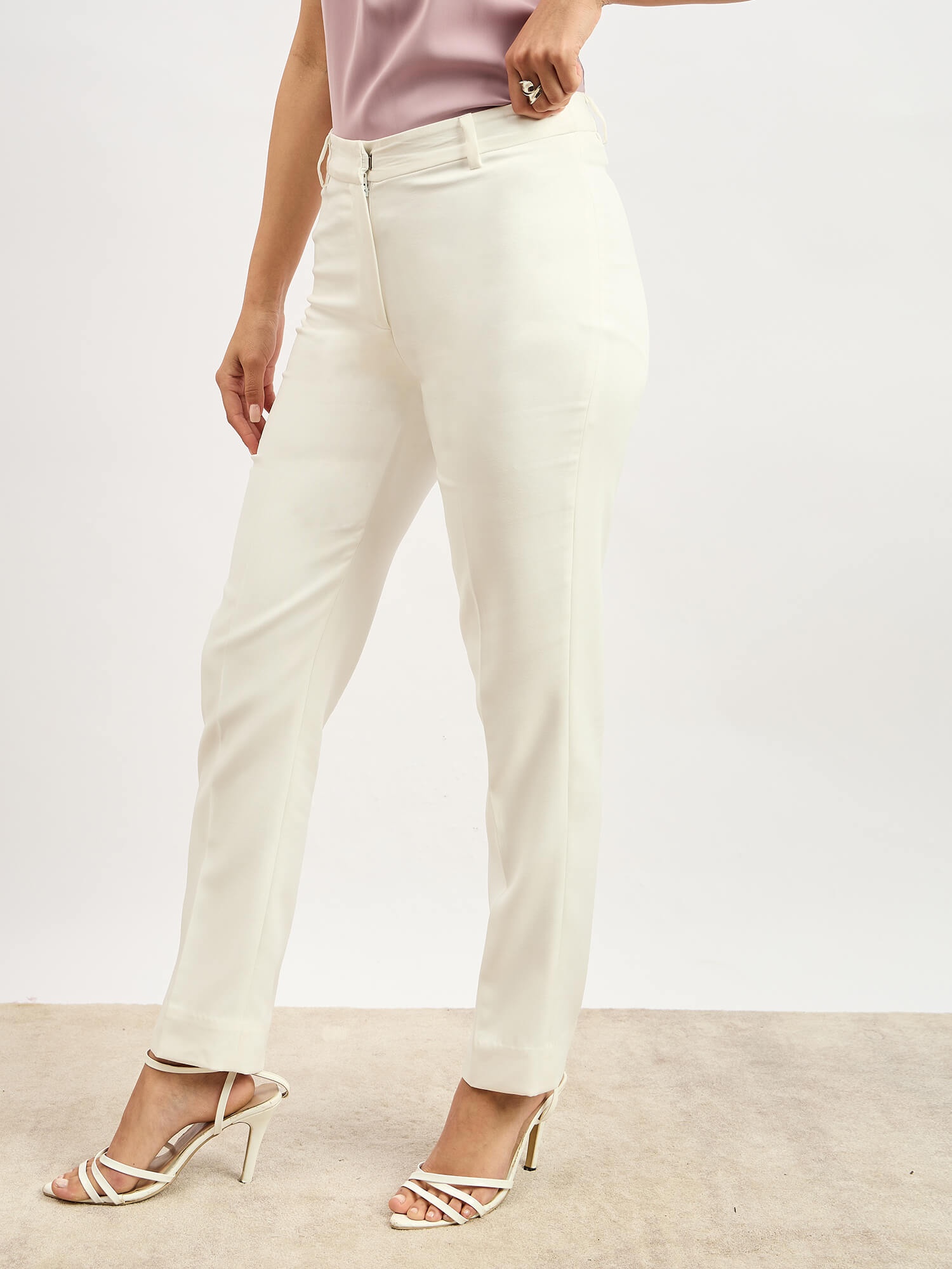 Earnest Mid Rise Slim Pant - White