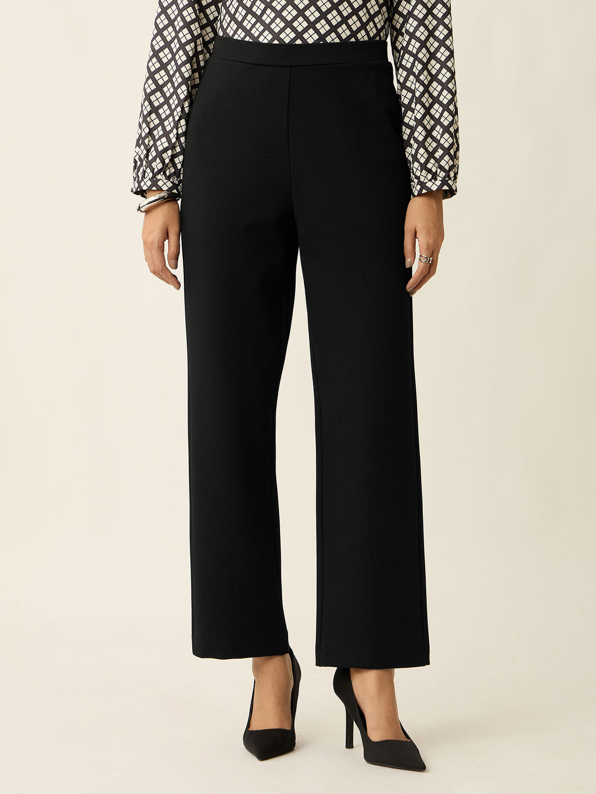Airy Pull On Straight Jeggings-Black
