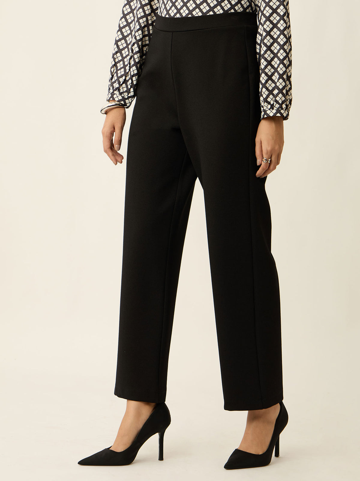Airy Pull On Straight Jeggings-Black