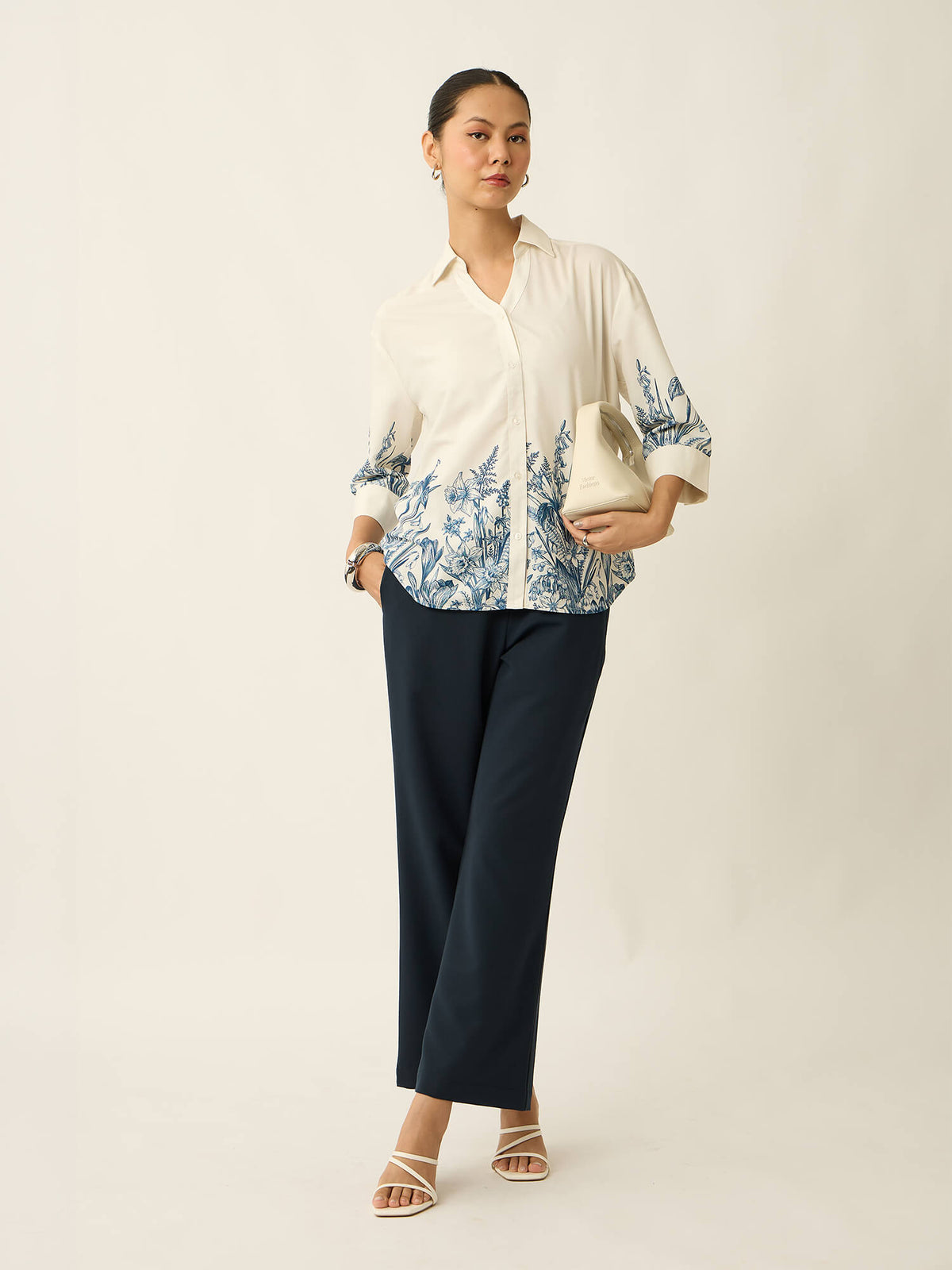 Meadow Printed Relaxed Shirt- White&amp;Blue