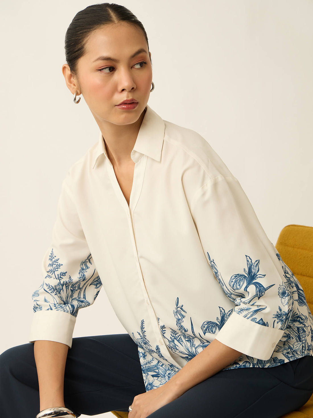 Meadow Printed Relaxed Shirt- White&amp;Blue