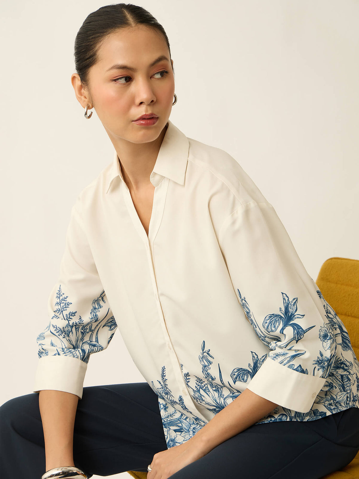 Meadow Printed Relaxed Shirt- White&amp;Blue