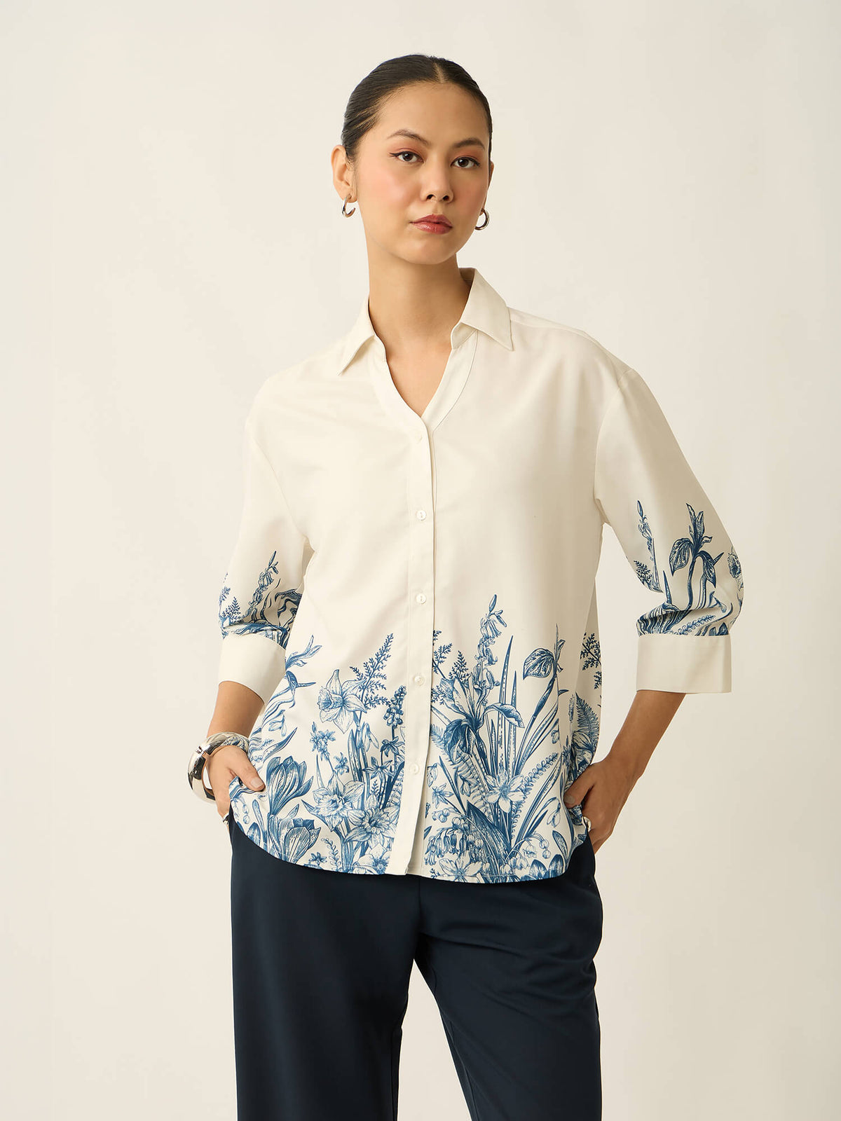 Meadow Printed Relaxed Shirt- White&amp;Blue