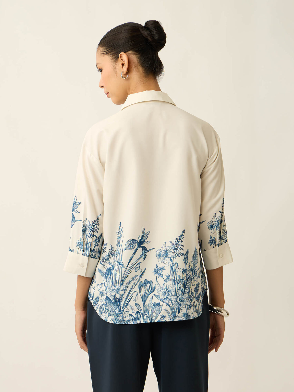 Meadow Printed Relaxed Shirt- White&amp;Blue