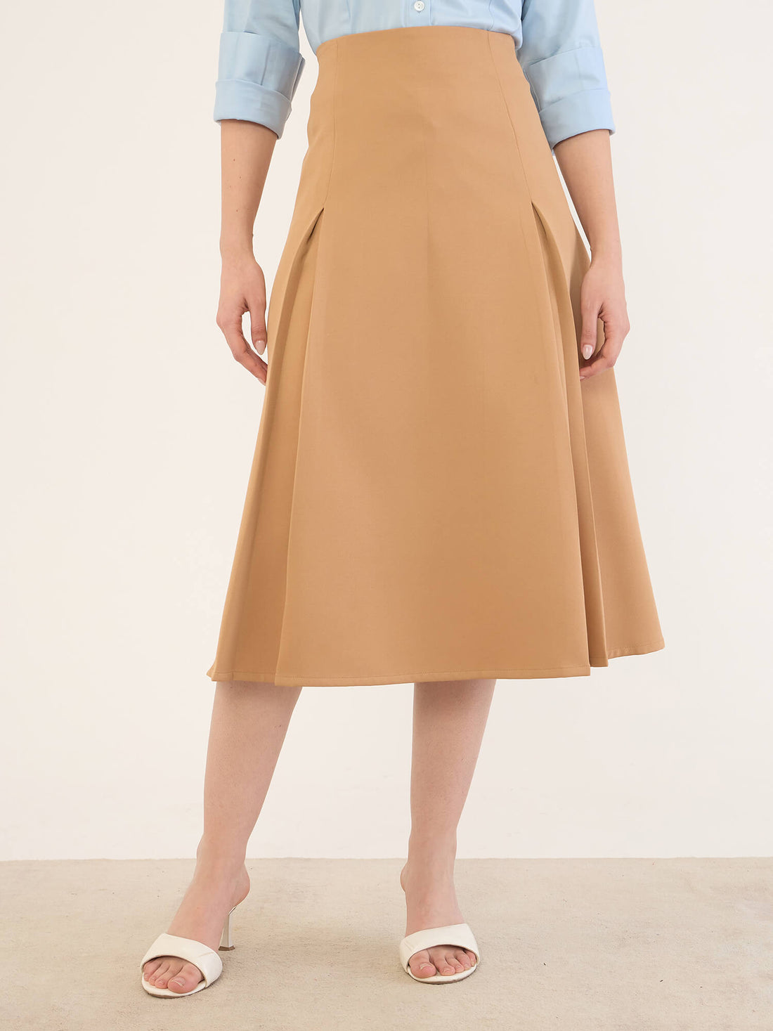 Rolvyn Pleated Flared Skirt -Tan