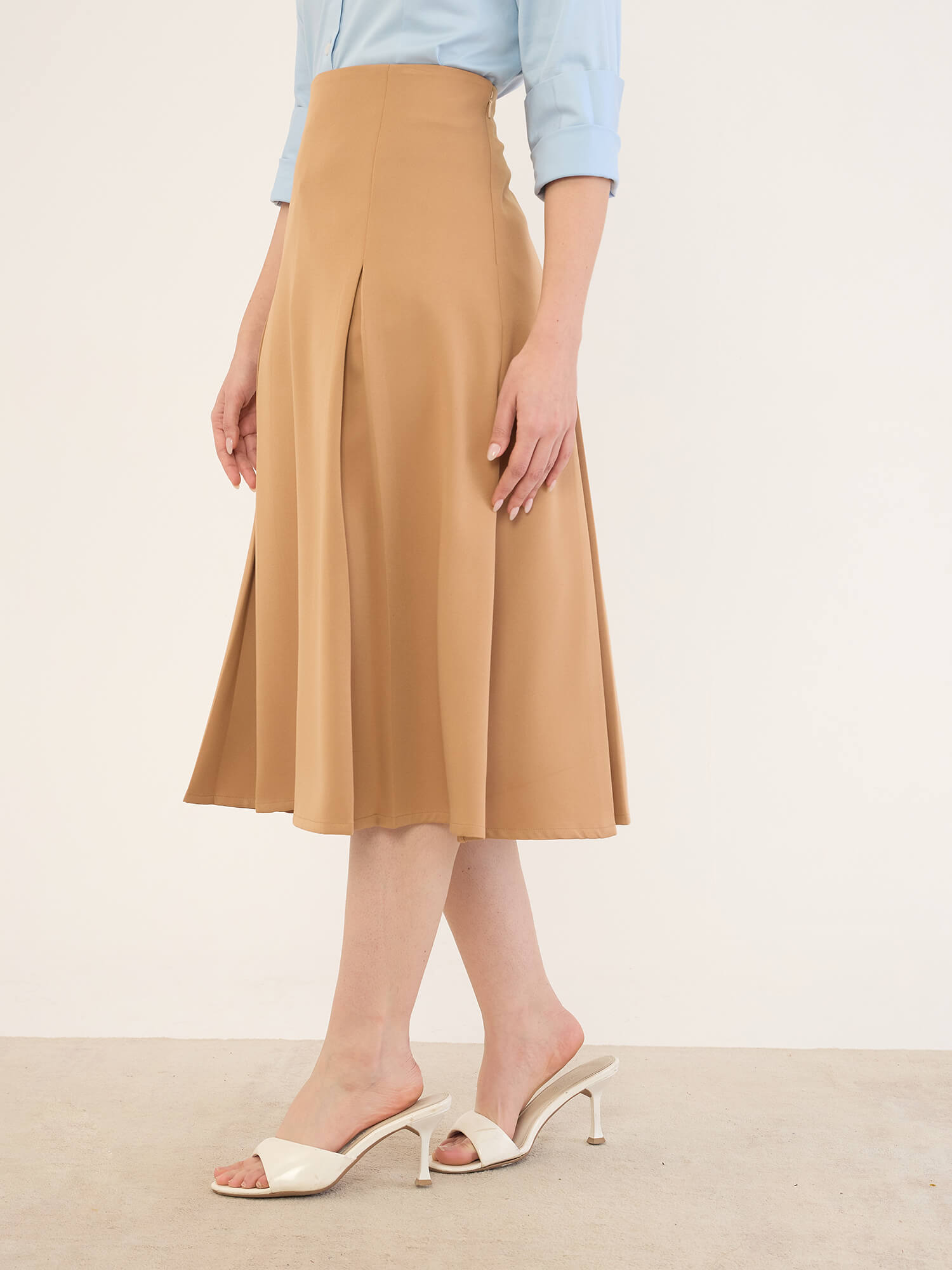 Rolvyn Pleated Flared Skirt -Tan