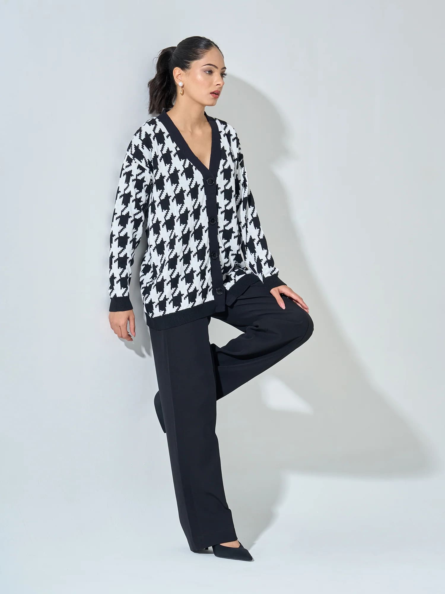 Bergen Houndstooth Knit Cardigan - Black &amp;/White