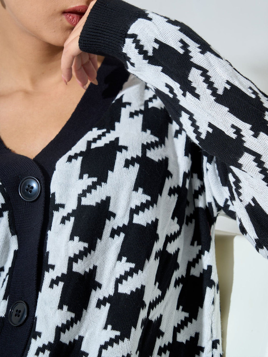 Bergen Houndstooth Knit Cardigan - Black &amp;/White