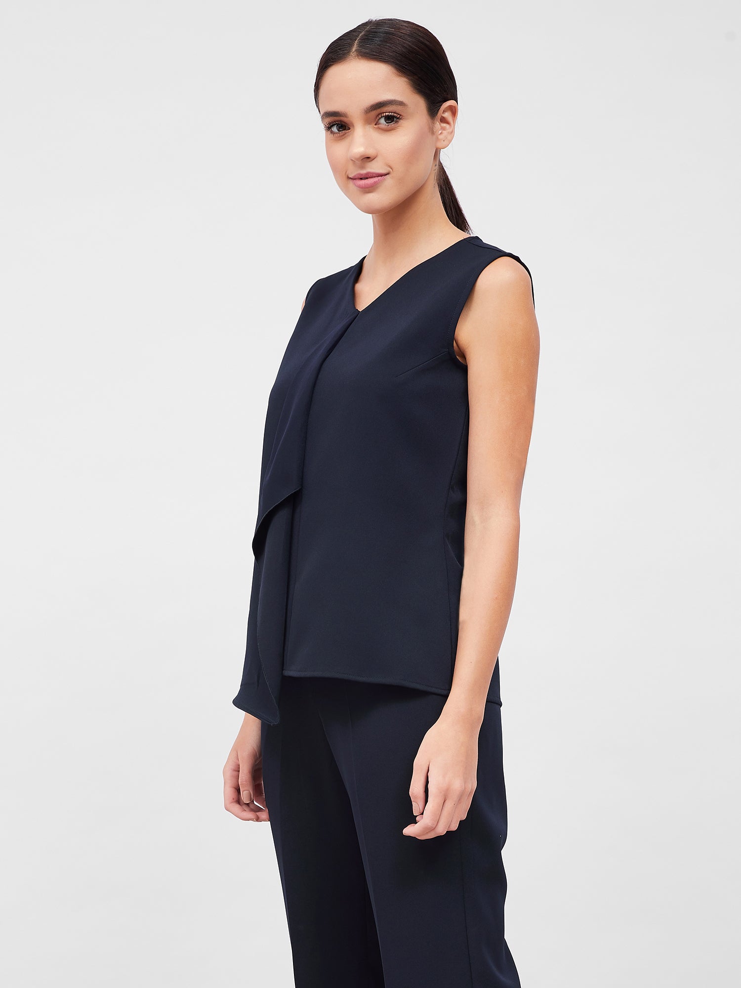 Disciplined Asymmetric front top-Navy