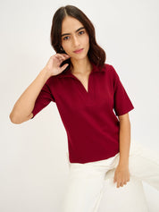 Woody Knit Collared V-neck Top-Maroon