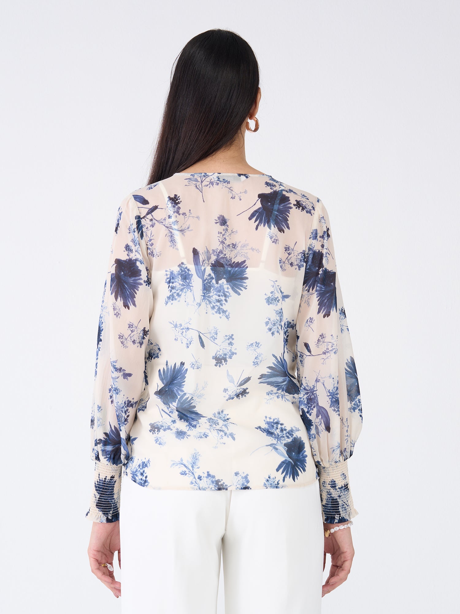 Kirsty Floral Smocked Sleeves Top-Blue & White