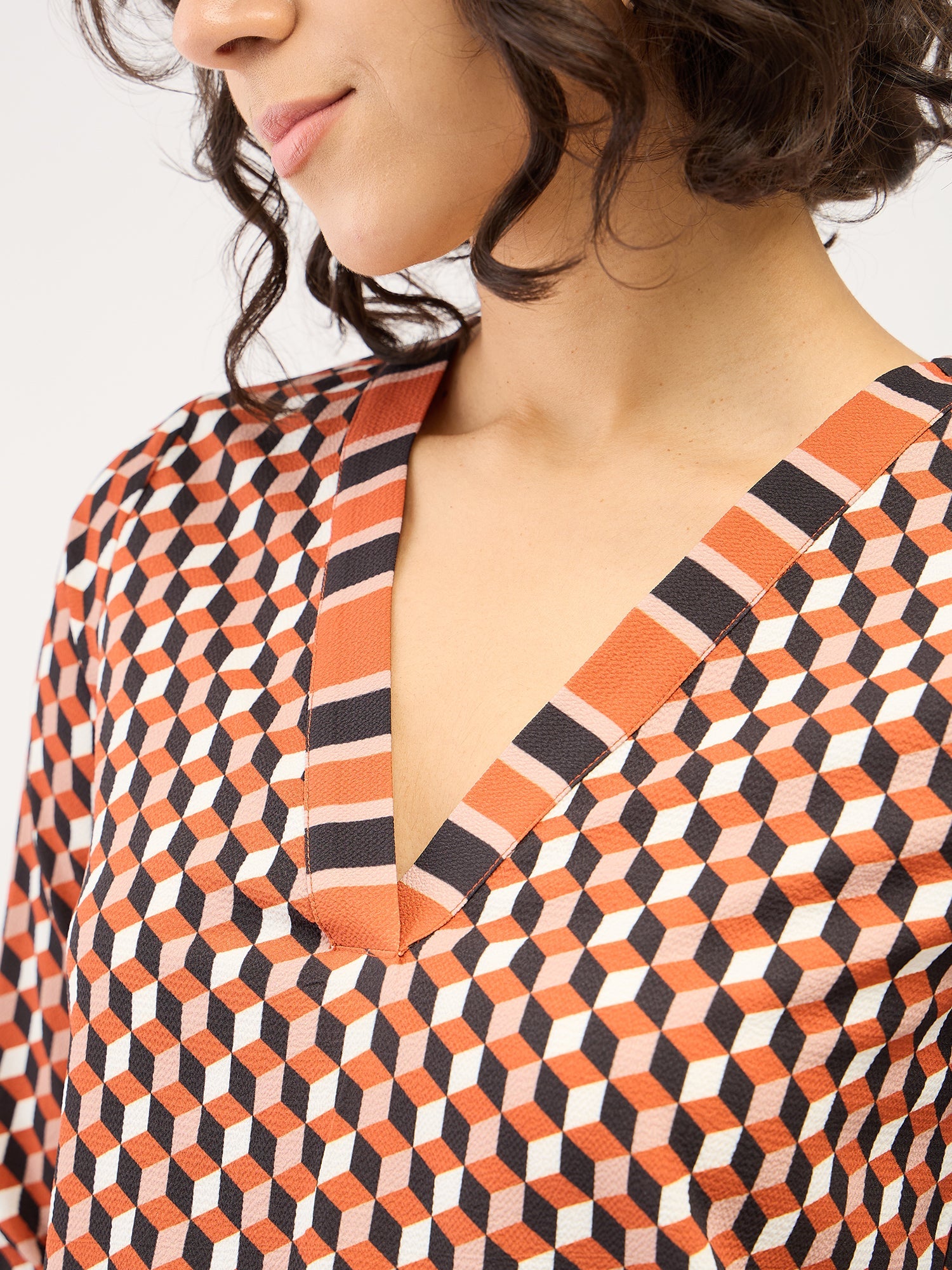 Rhombus Geometric Contrast Detail Top - Multicolor