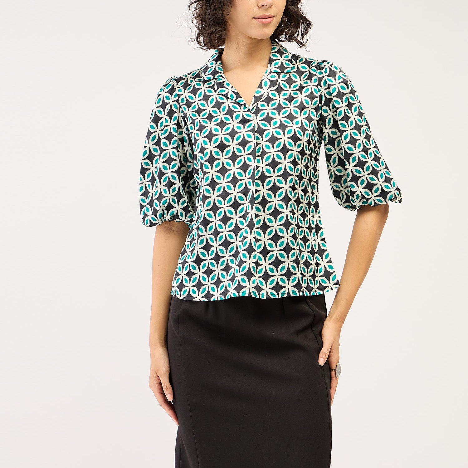 Arc Geometric Front Pleat Top - Multicolor