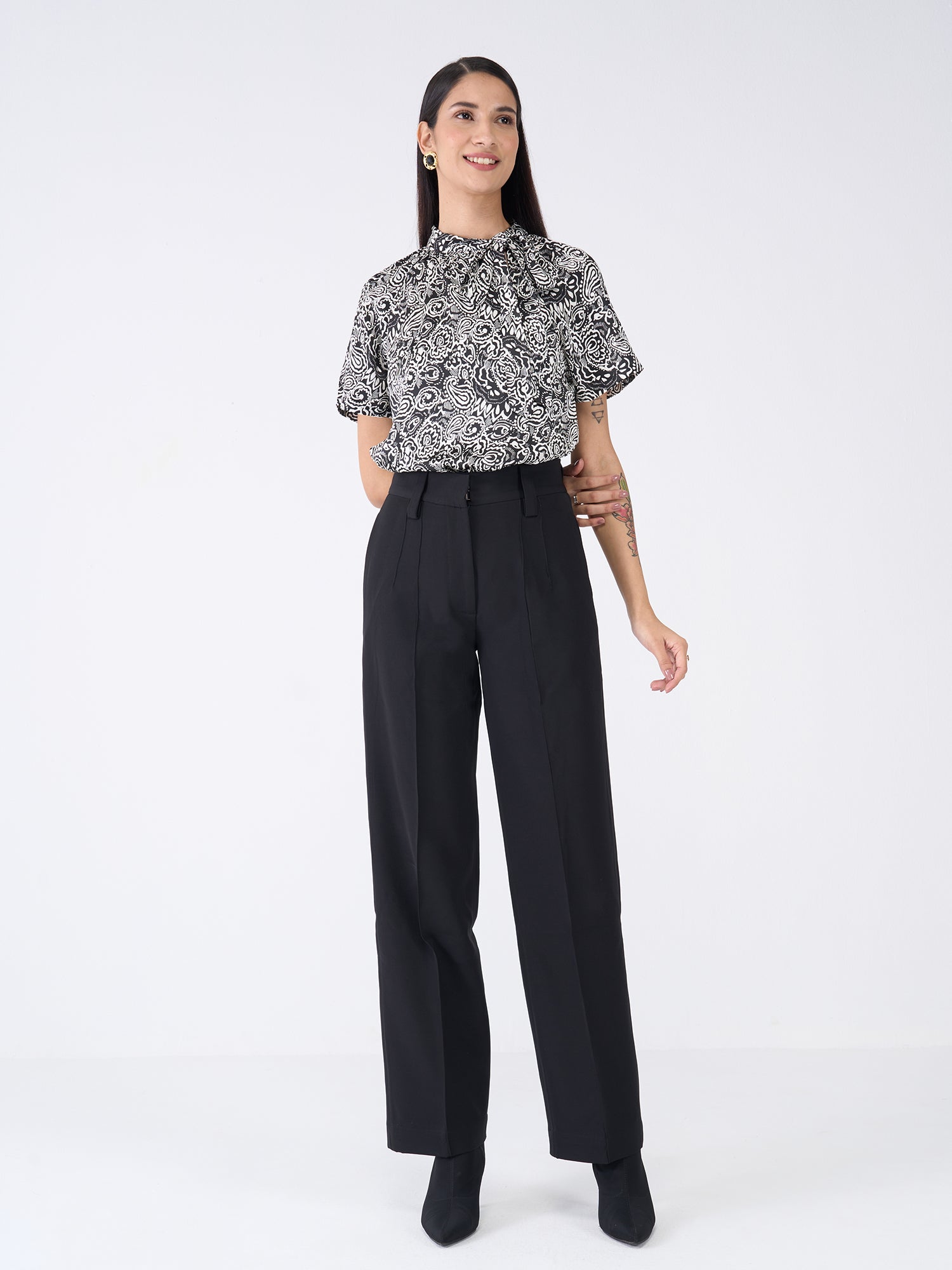 Finley Paisley Neck Tie Top - Black & White