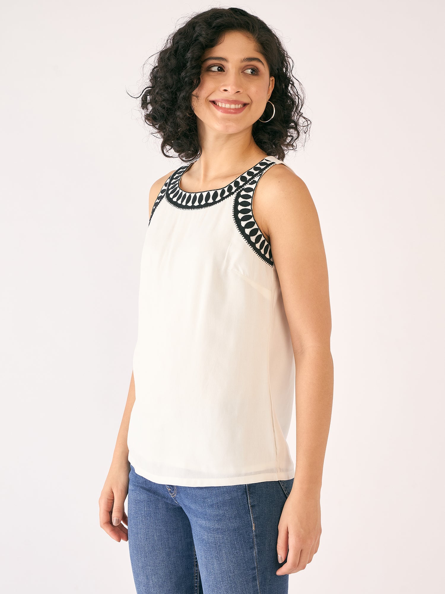 Petal Stitch Embroidered Top-White/Black