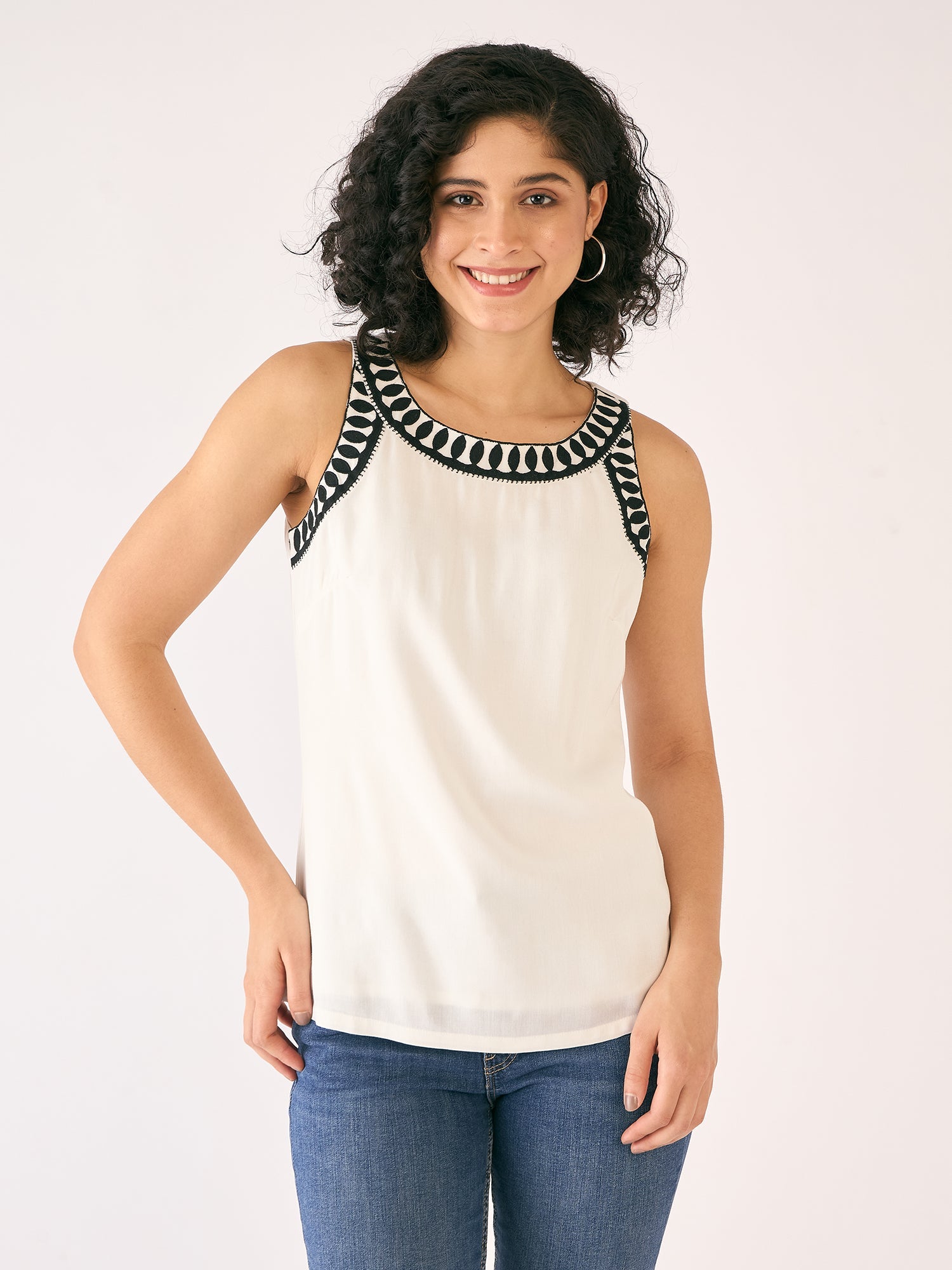 Petal Stitch Embroidered Top-White/Black