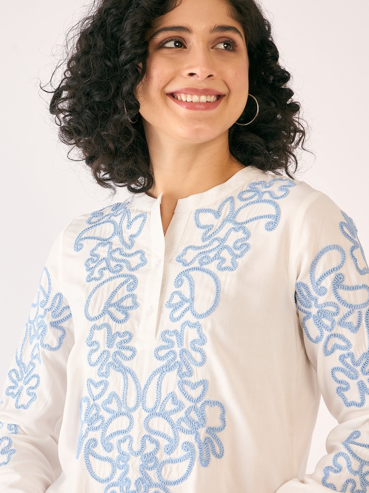 Lagoon Embroidered Band Collar Top-White/Blue