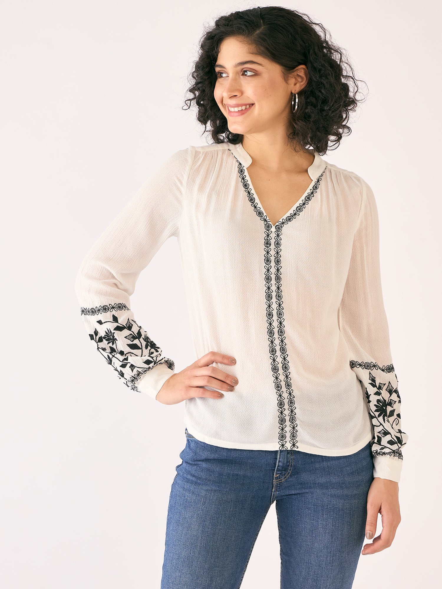 Harbor Embroidered V Neck Top-White/Black