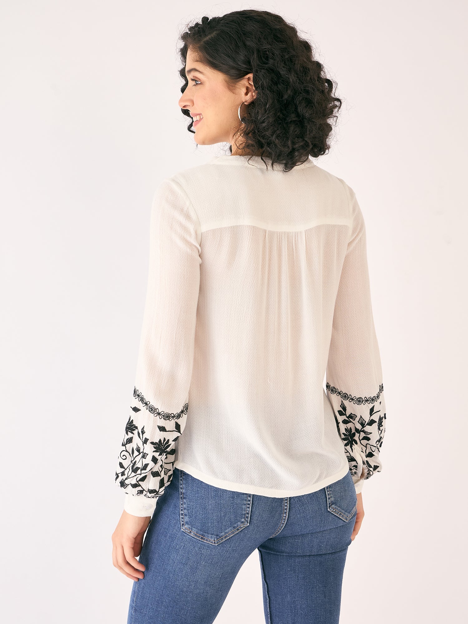 Harbor Embroidered V Neck Top-White/Black