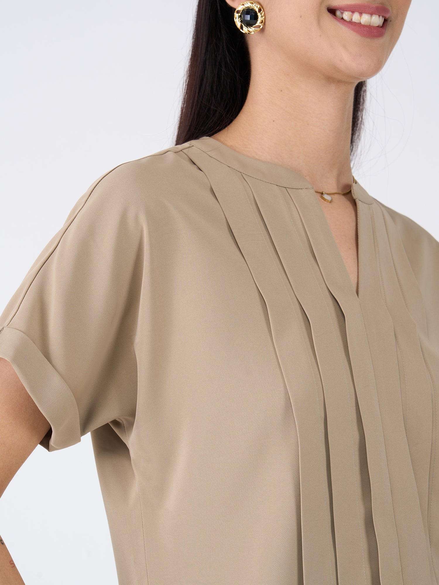 Mulled Wine Pleated Top-Taupe