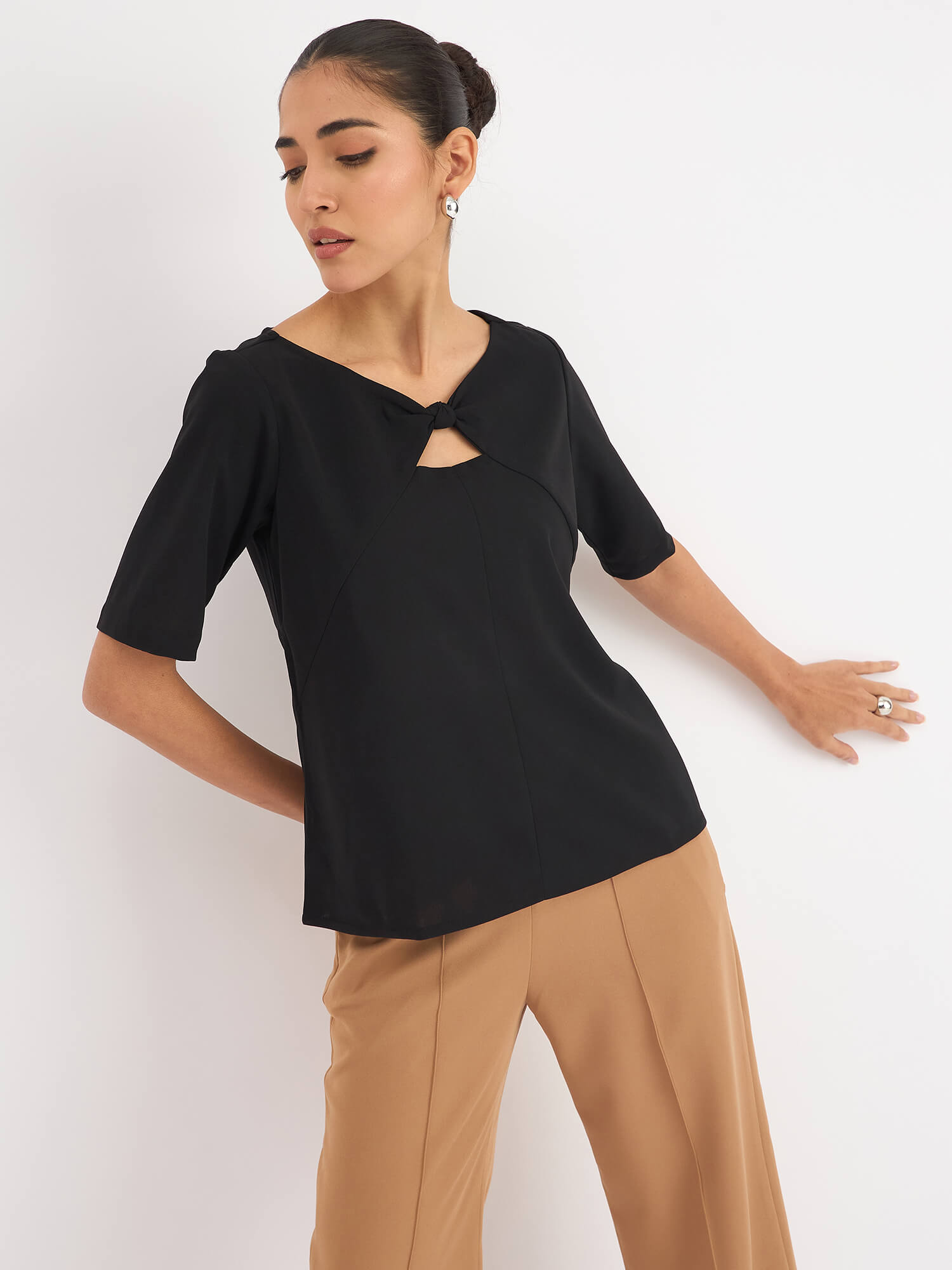 Robust Knot Detail Top - Black