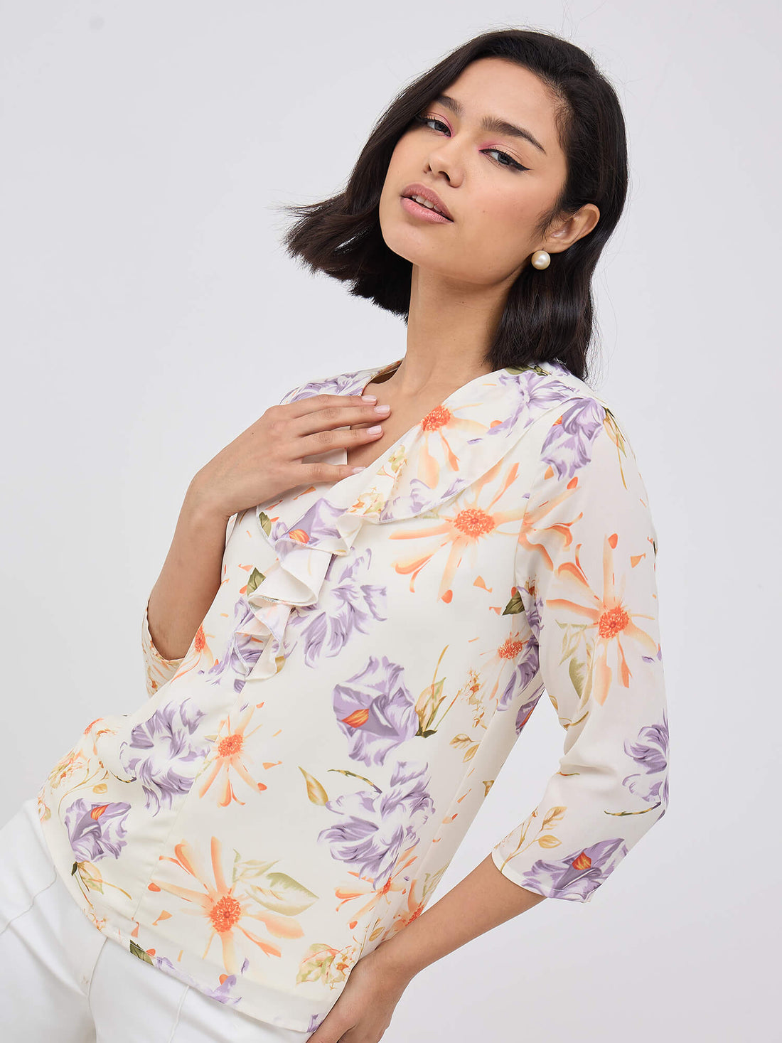 Midnight Kiss-Floral V-neck ruffle top - Off White