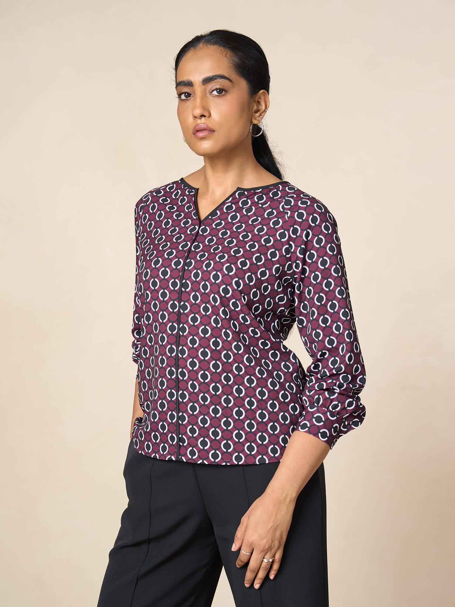 Ayden Notch neck contrast detail top-brown