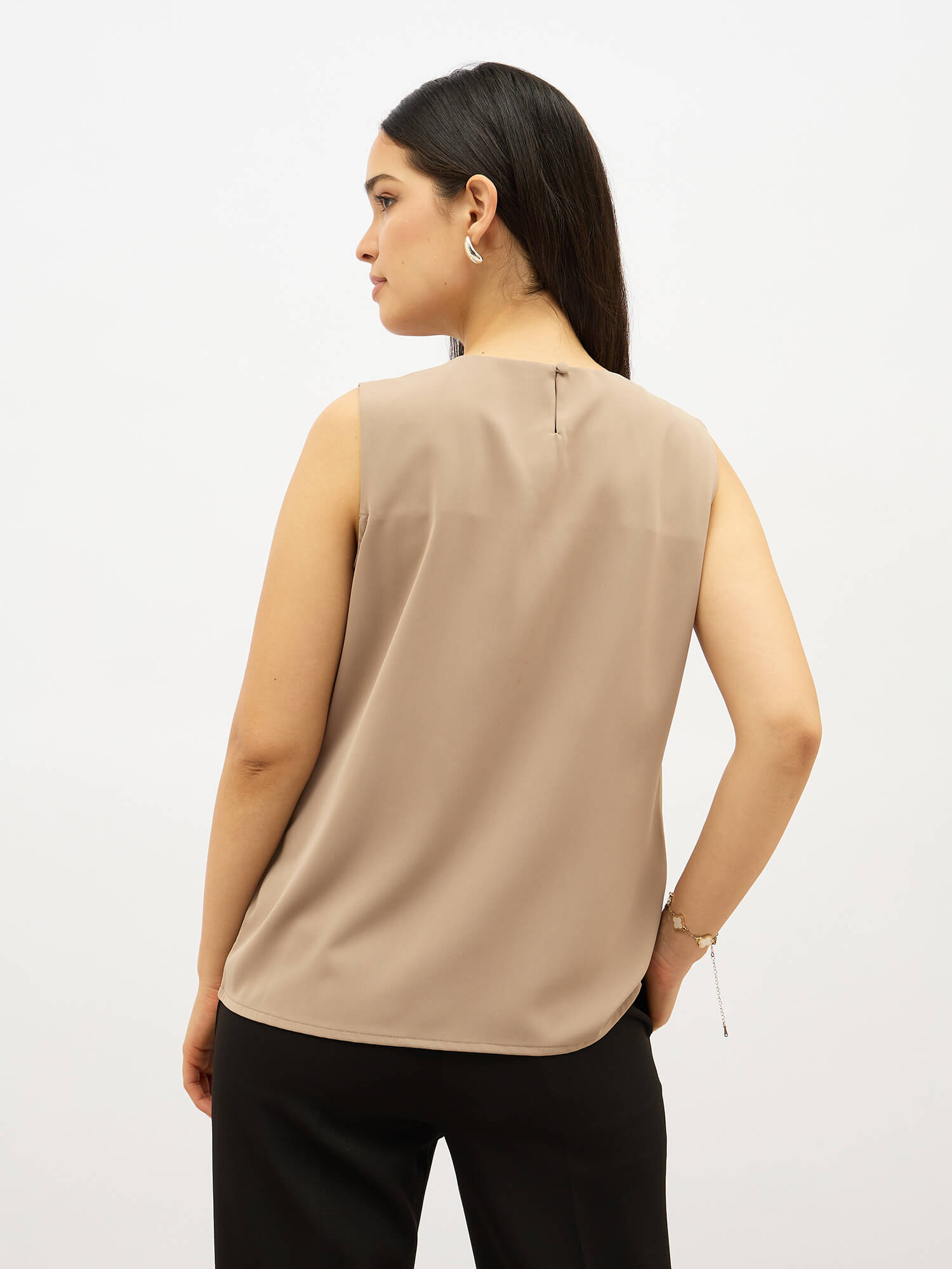 Disciplined Asymmetric front top-Taupe