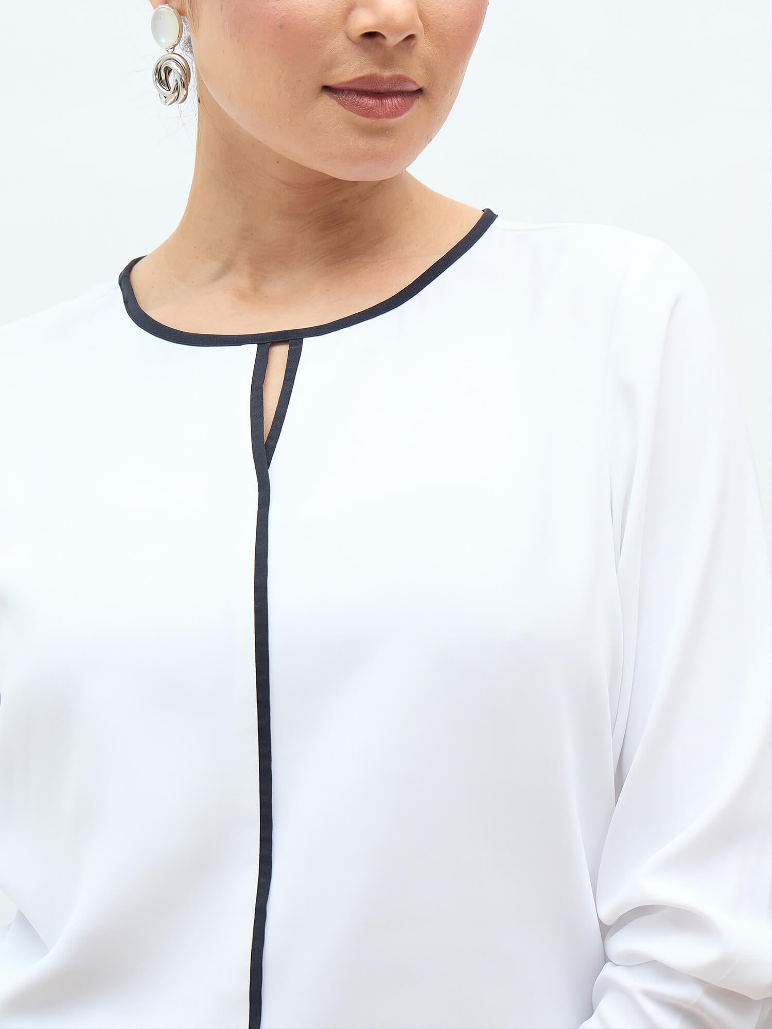 Agate Contrast Piping Top-White