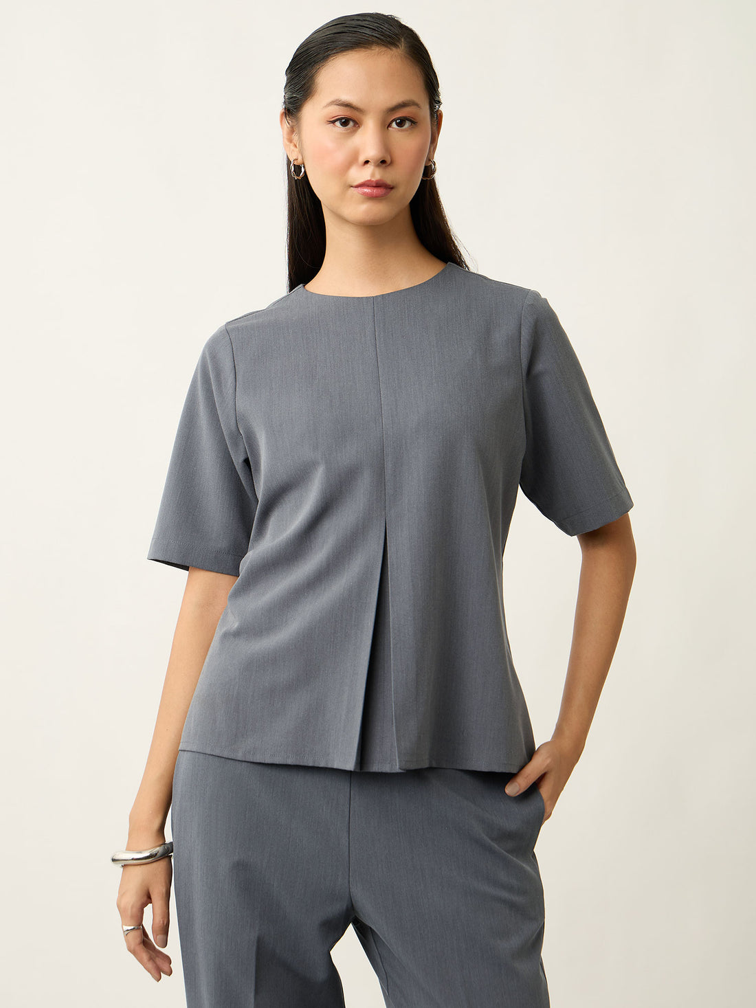 Yumi Round Neck Inverted Pleat Top-Grey