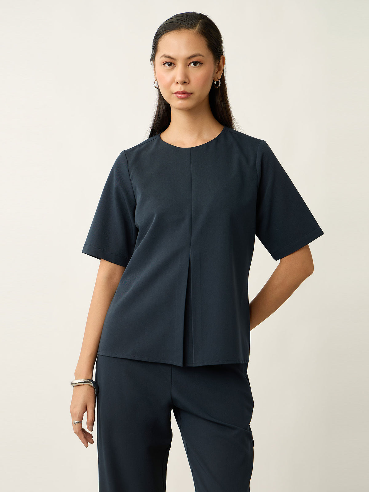 Navyline Poise